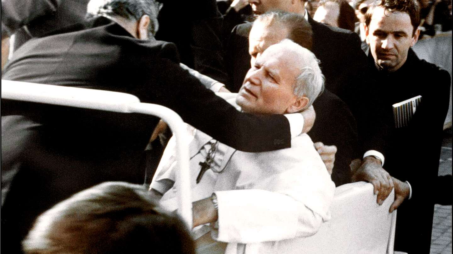 BIO-POPE-MURDER ATTEMPT
