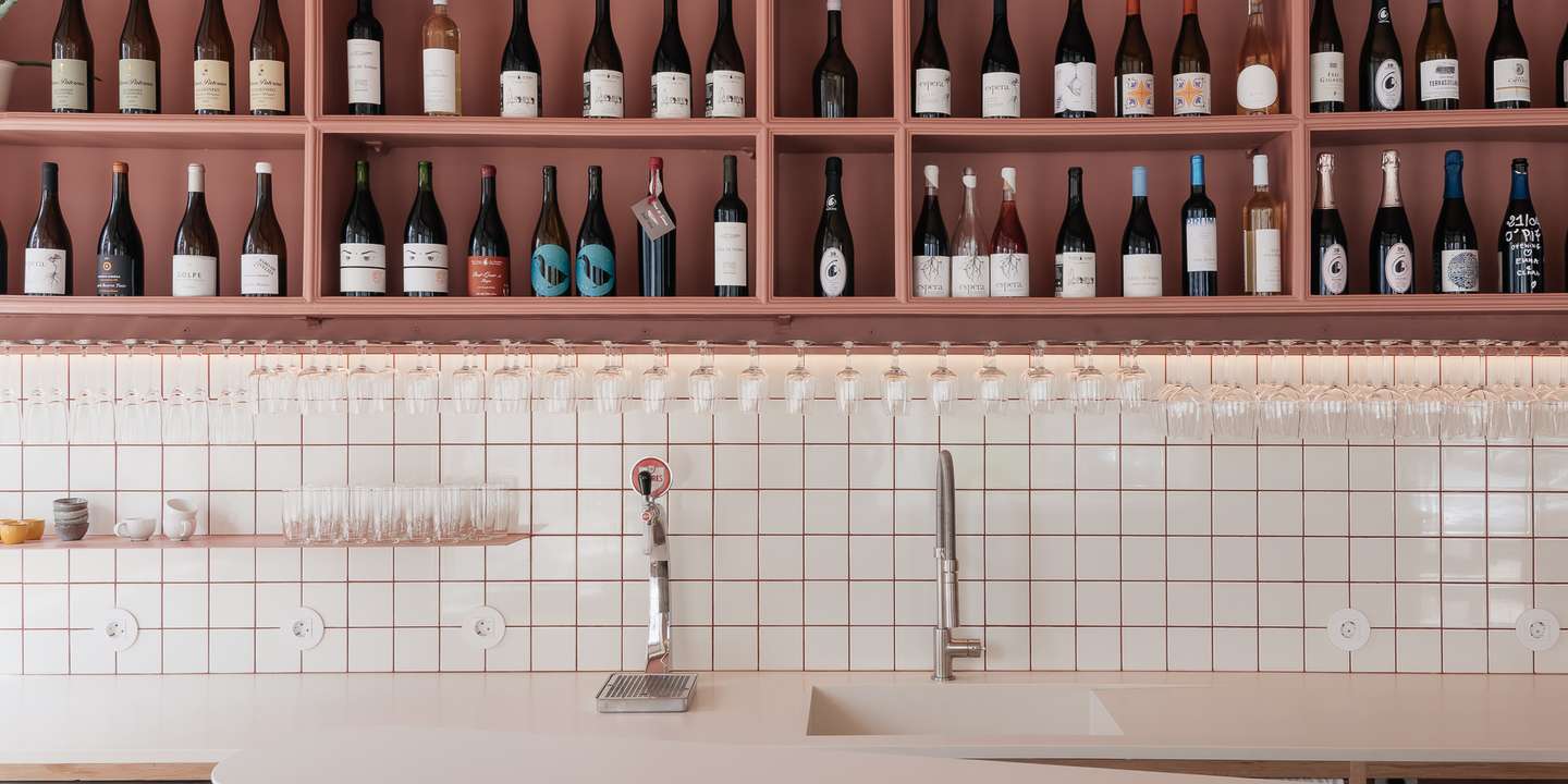 Na Rua Maria, o O Pif pretende ser um bar de vinhos que serve a população daquele bairro nos Anjos