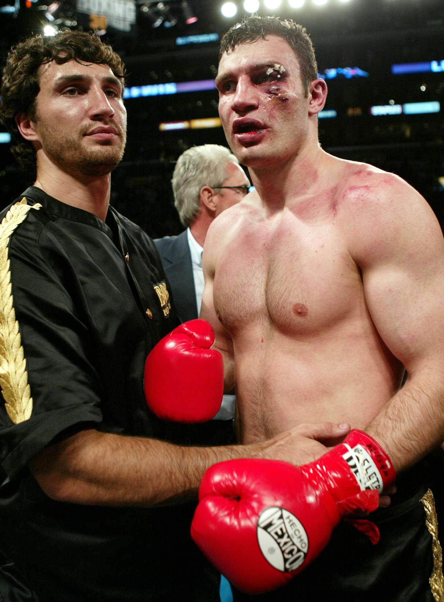 O mayor de Kiev, Vitali Klitschko, ex-campeão mundial de peso-pesado de boxe, e o irmão, Wladimir Klitschko , também ele ex-campeão de peso-pesado
