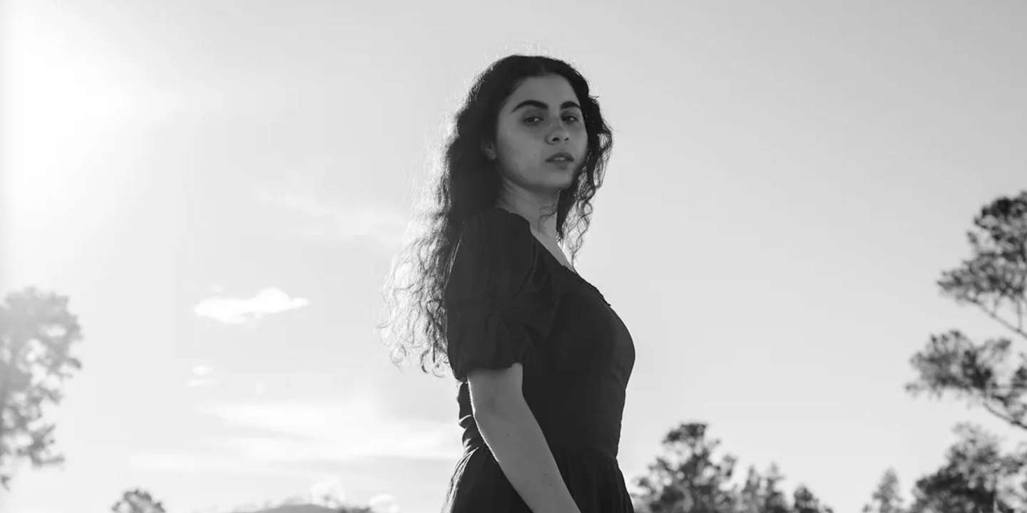 "Às vezes sinto que tenho que andar o tempo todo a correr, porque se faz tarde, e a Angela [Álvarez, cantora cubana de 95 anos] disse-me que nunca é tarde para se fazer algo", revela-nos a artista mexicana