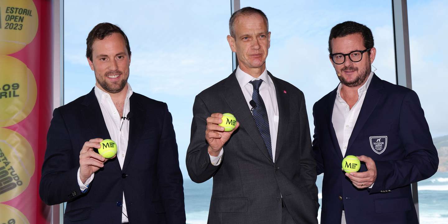 João Zilhão, diretor do Estoril Open à direita na imagem, apresentou a edição de 2023 com Miguel Maya, presidente da Comissão Executiva do Millennium bcp, e Francisco Kreye, vereador do Desporto da Câmara de Cascais