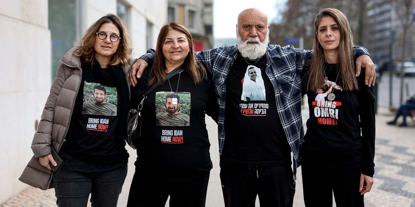 Ayelet e Dalit (tia e mãe de Idan Shtivi) à esquerda; Daniel e Michal (pai e cunhada de Omri Miran)