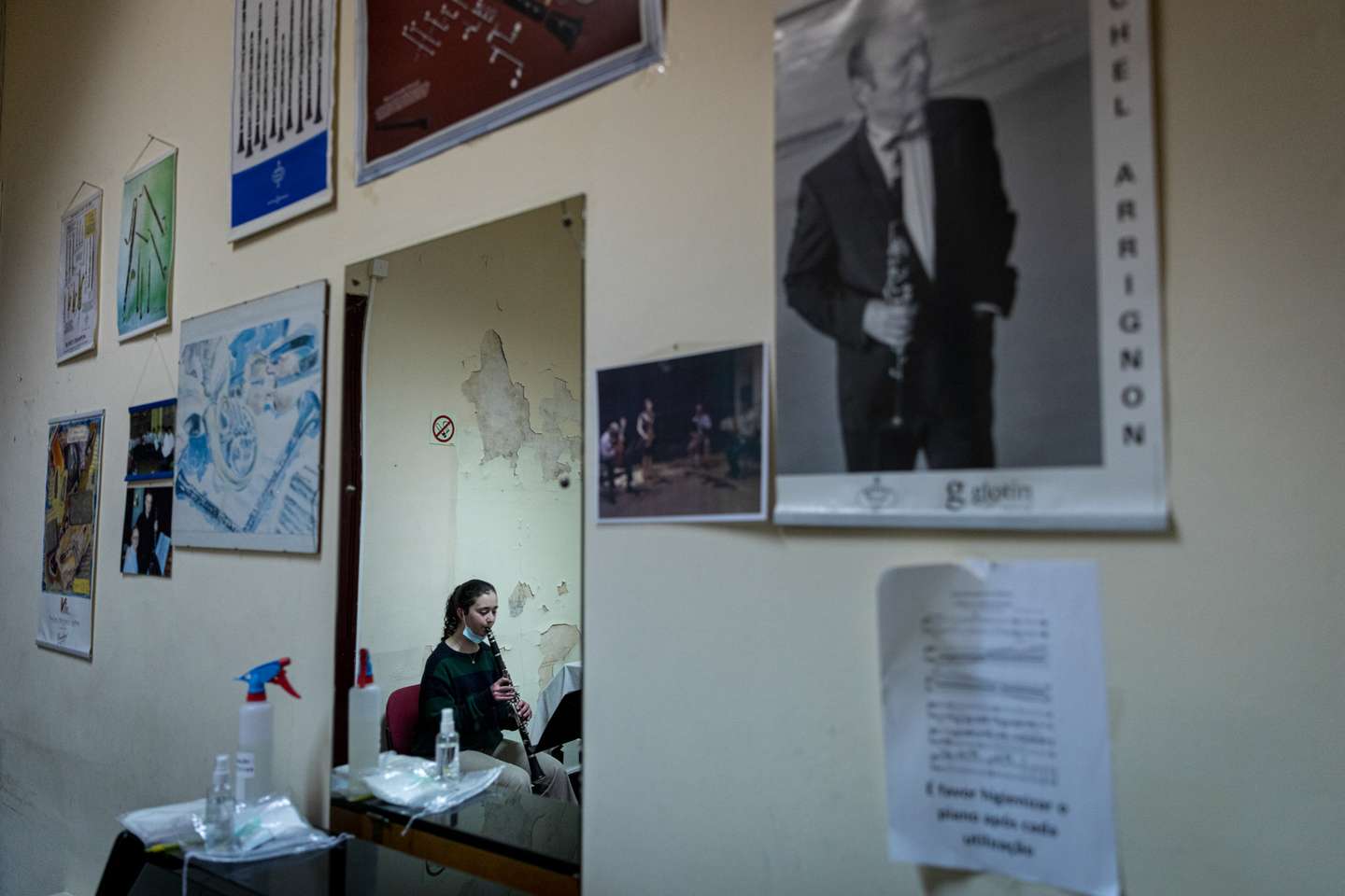 Reportagem na Academia de Amadores de Música, na Rua Nova da Trindade, onde se encontram sediados há bastantes anos. Neste momento, receberam a informaçõa que vão ter de abandonar o espaço e procurar uma nova casa. 24 de Fevereiro de 2022 Academia de Amadores de Música, Lisboa FRANCISCO ROMÃO PEREIRA/OBSERVADOR