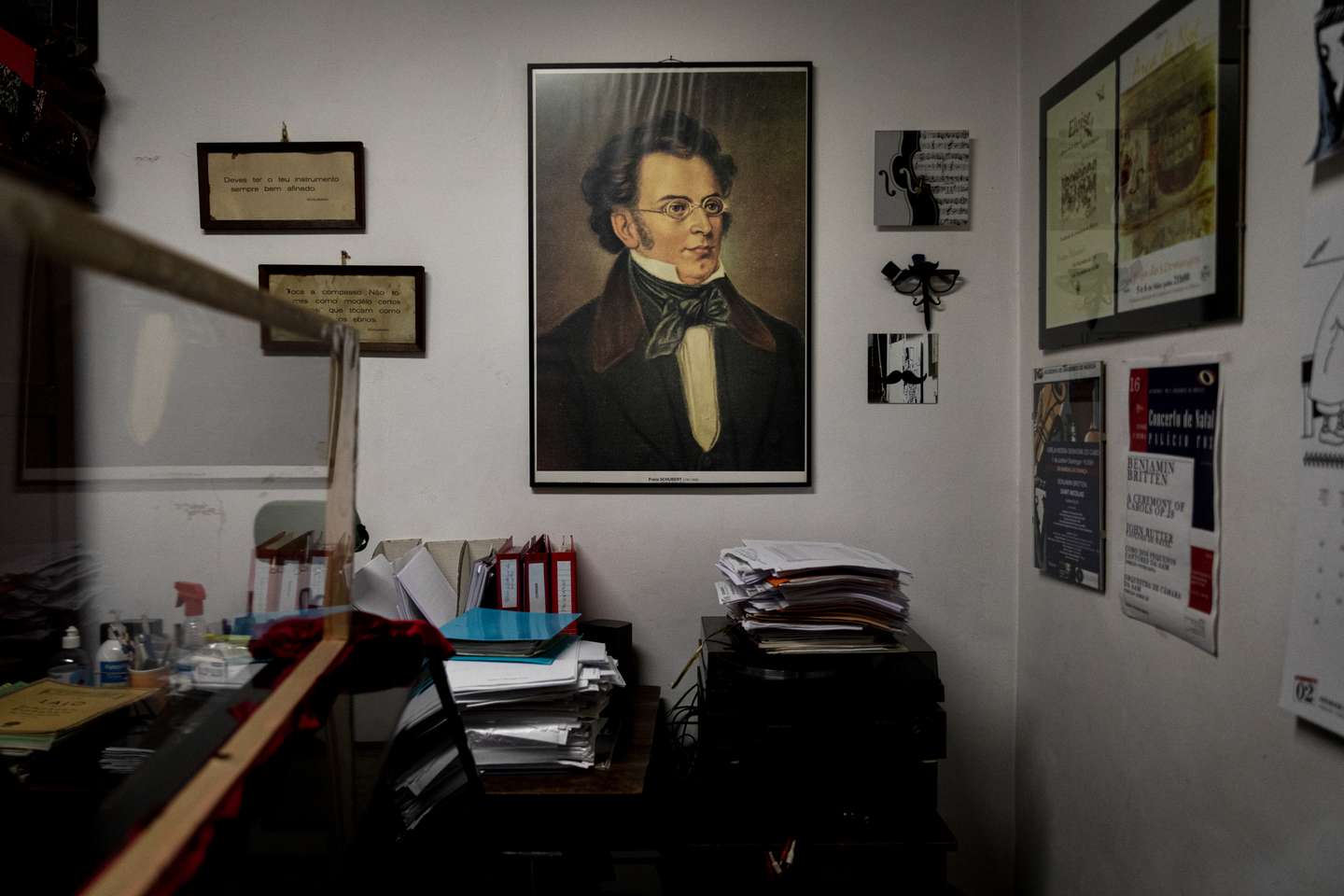 Reportagem na Academia de Amadores de Música, na Rua Nova da Trindade, onde se encontram sediados há bastantes anos. Neste momento, receberam a informaçõa que vão ter de abandonar o espaço e procurar uma nova casa. 24 de Fevereiro de 2022 Academia de Amadores de Música, Lisboa FRANCISCO ROMÃO PEREIRA/OBSERVADOR