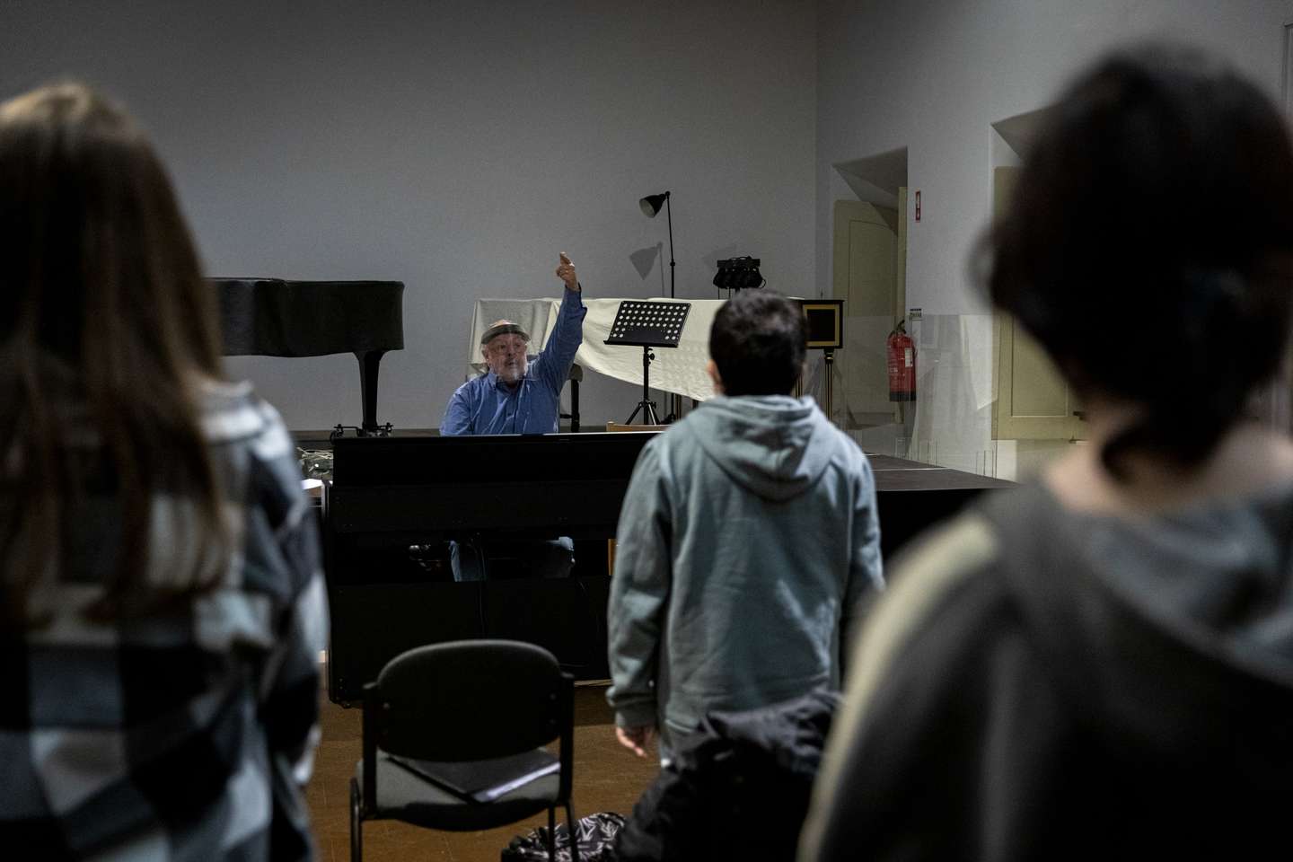 Reportagem na Academia de Amadores de Música, na Rua Nova da Trindade, onde se encontram sediados há bastantes anos. Neste momento, receberam a informaçõa que vão ter de abandonar o espaço e procurar uma nova casa. 24 de Fevereiro de 2022 Academia de Amadores de Música, Lisboa FRANCISCO ROMÃO PEREIRA/OBSERVADOR