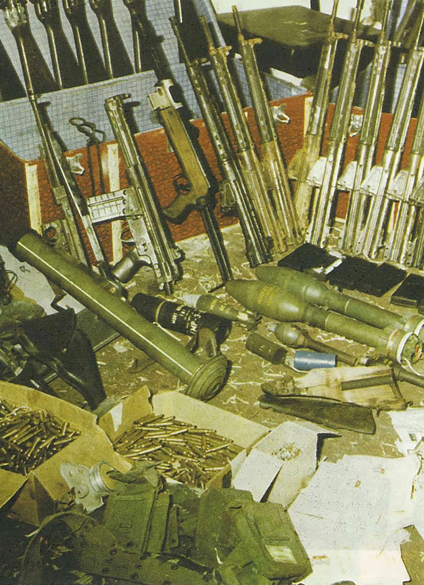 ARMAMENTO APREENDIDO ÀS FP-25.