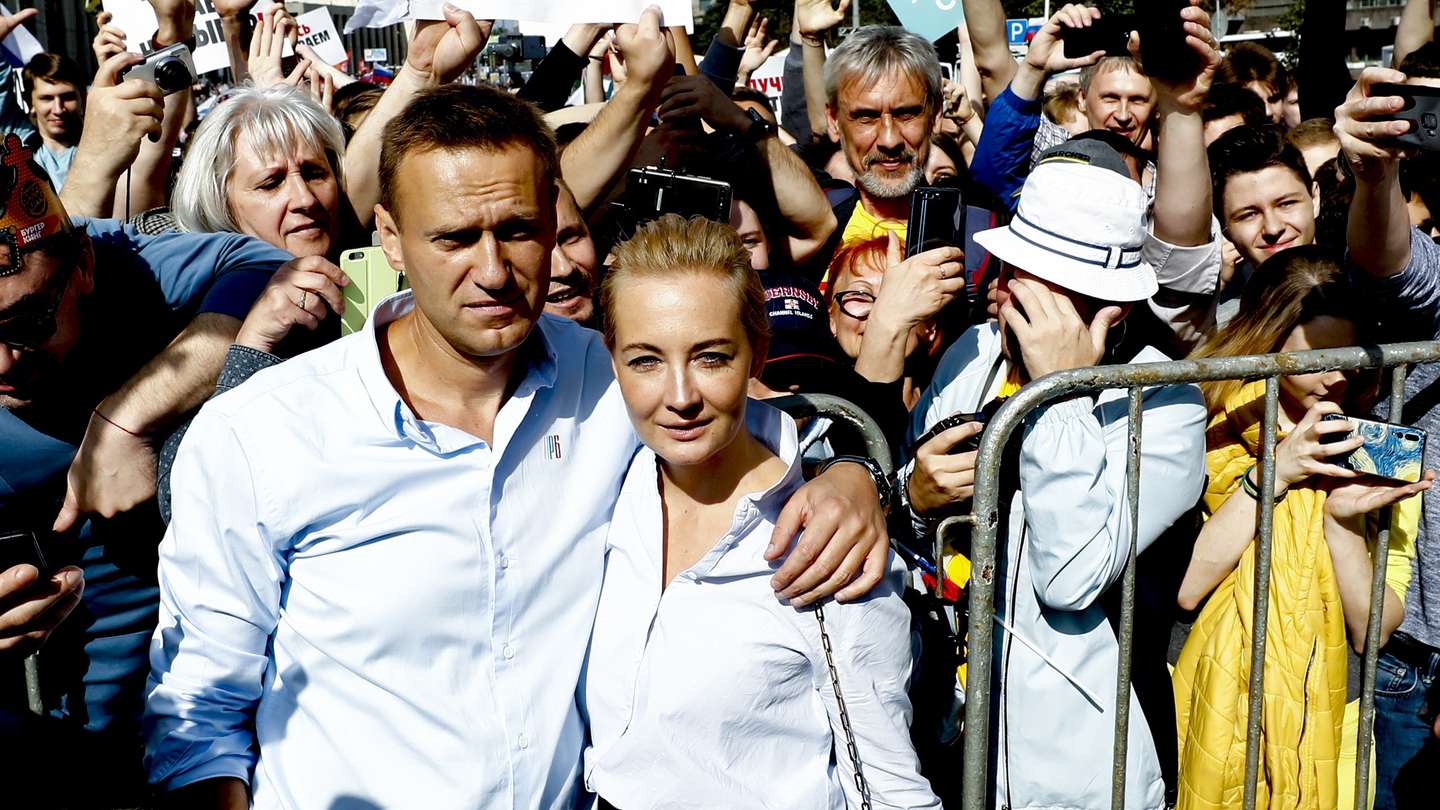 Rally in support of Moscow parliament election independent candidates