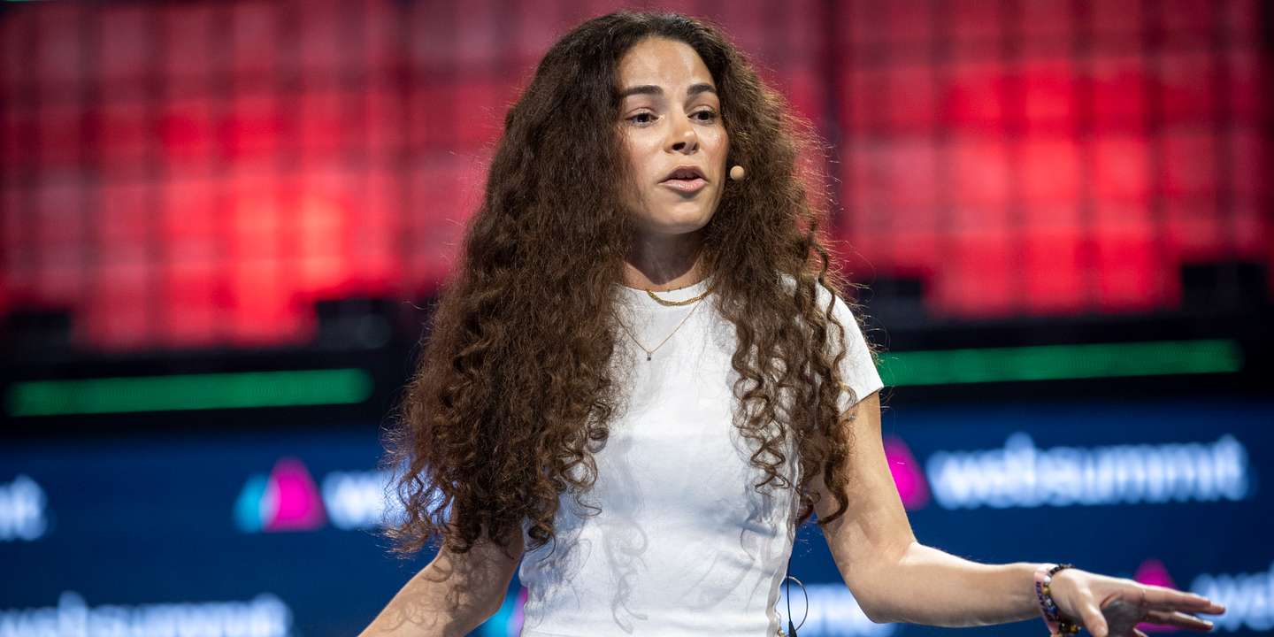 Sage Lenier subiu ao palco principal da Web Summit no terceiro dia do evento