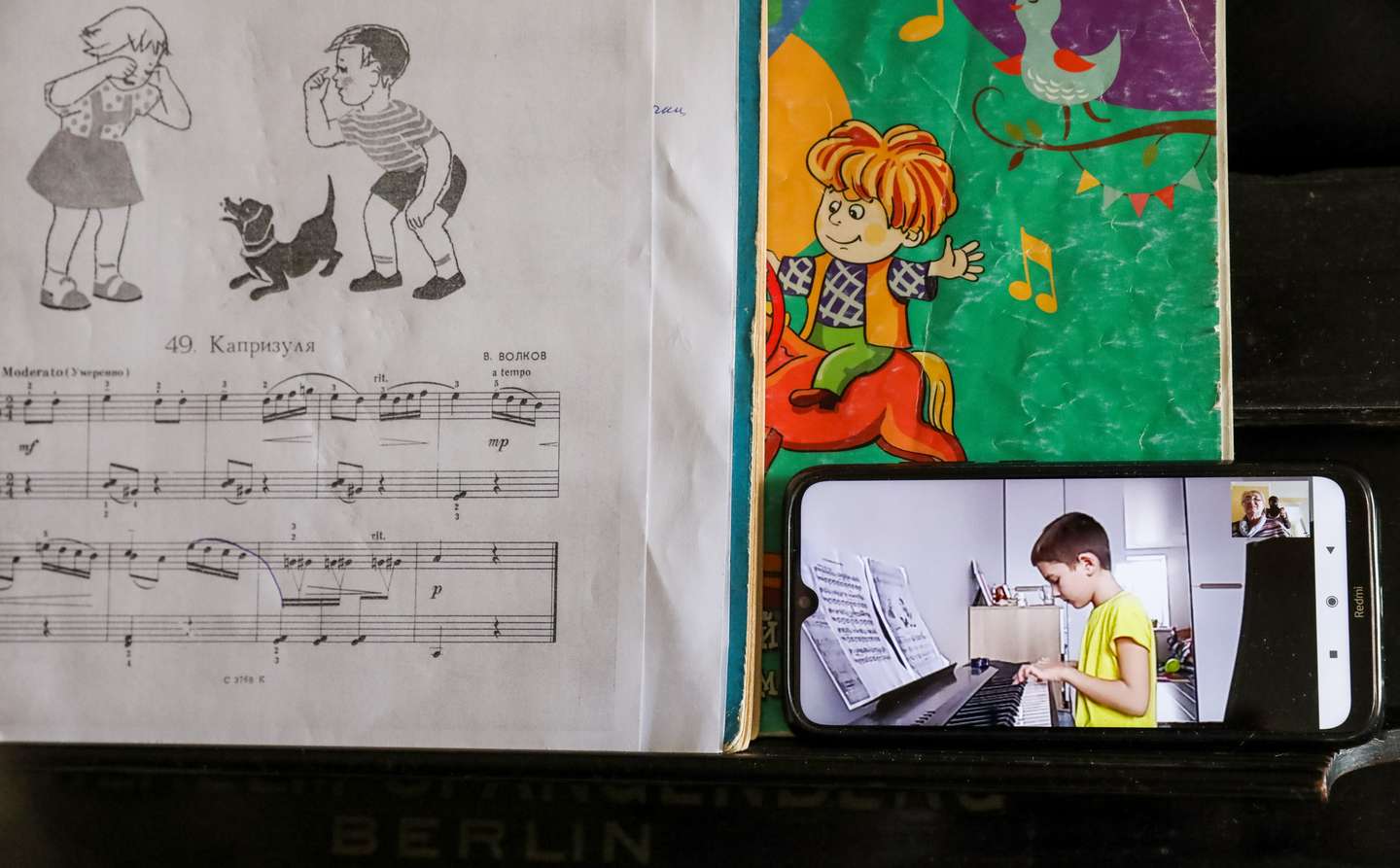 Remote piano lessons amid COVID-19 pandemic in Russia