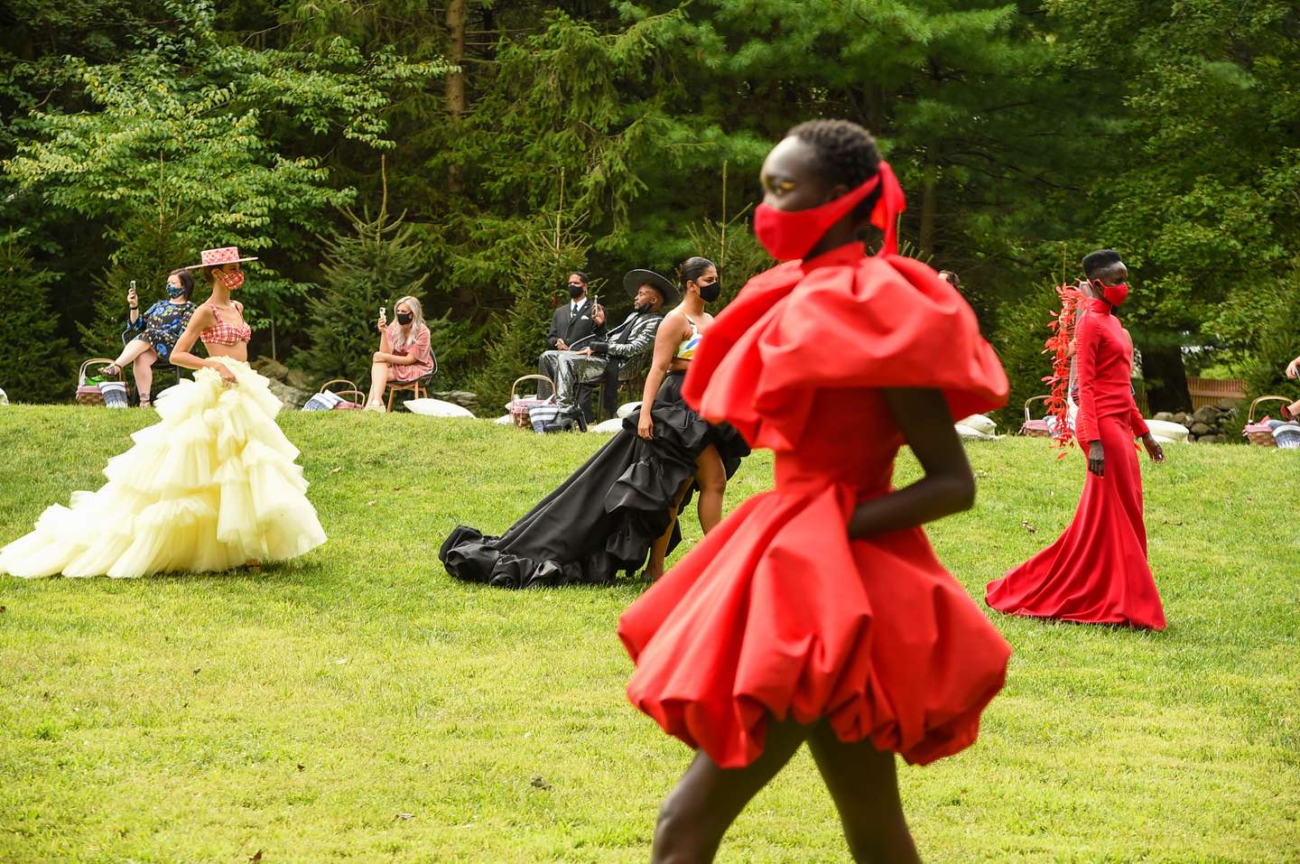 Christian Siriano Collection 37 2020 Fashion Show - Runway