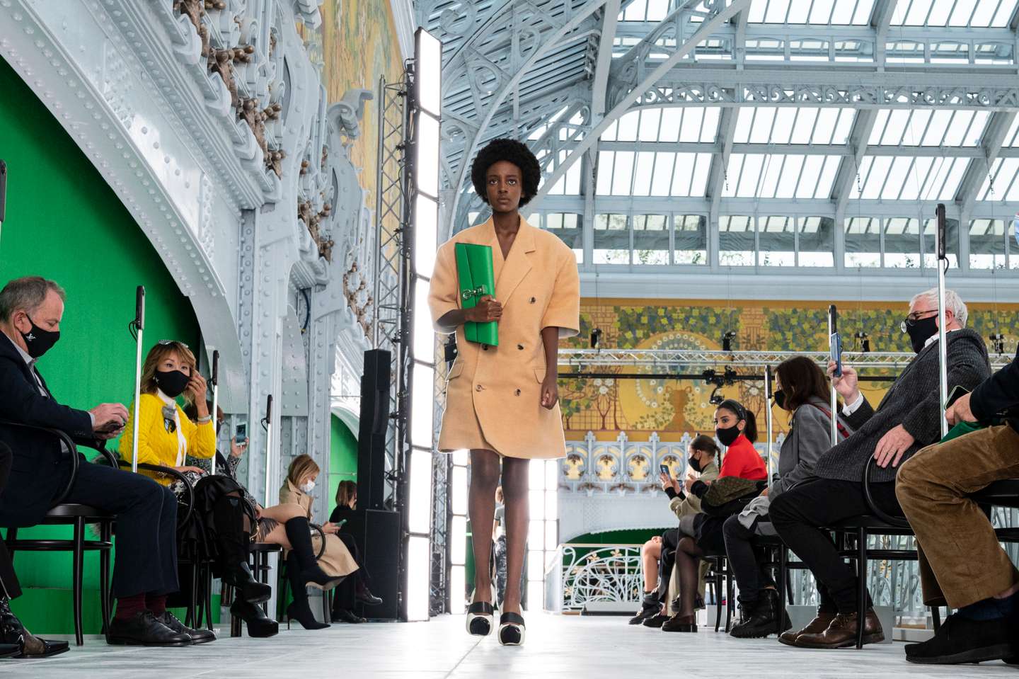 Louis Vuitton : Runway - Paris Fashion Week - Womenswear Spring Summer 2021