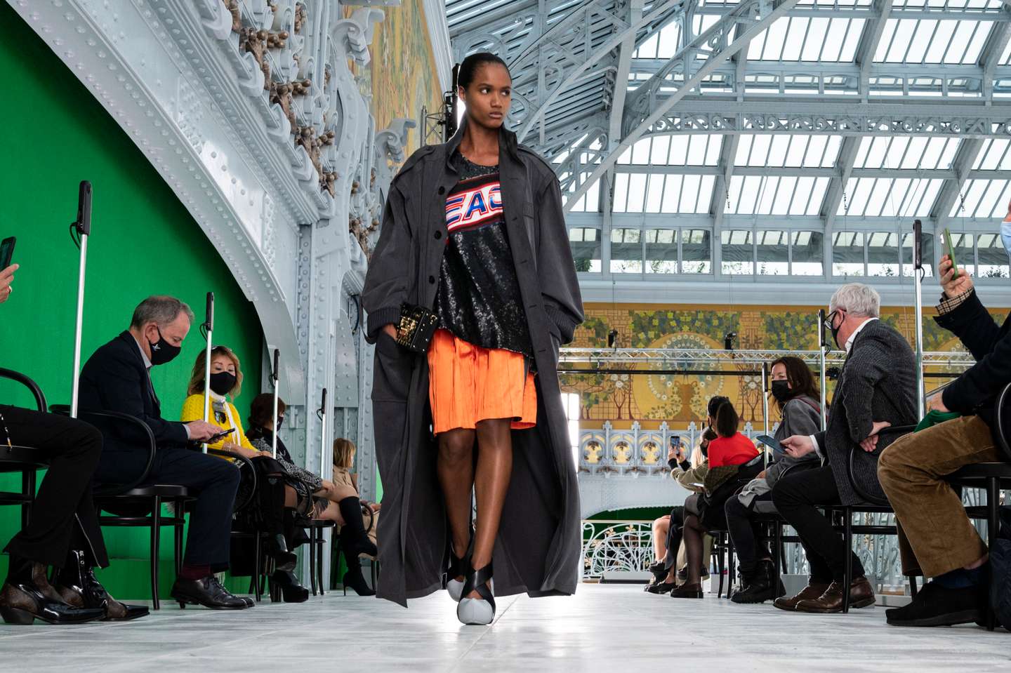 Louis Vuitton : Runway - Paris Fashion Week - Womenswear Spring Summer 2021