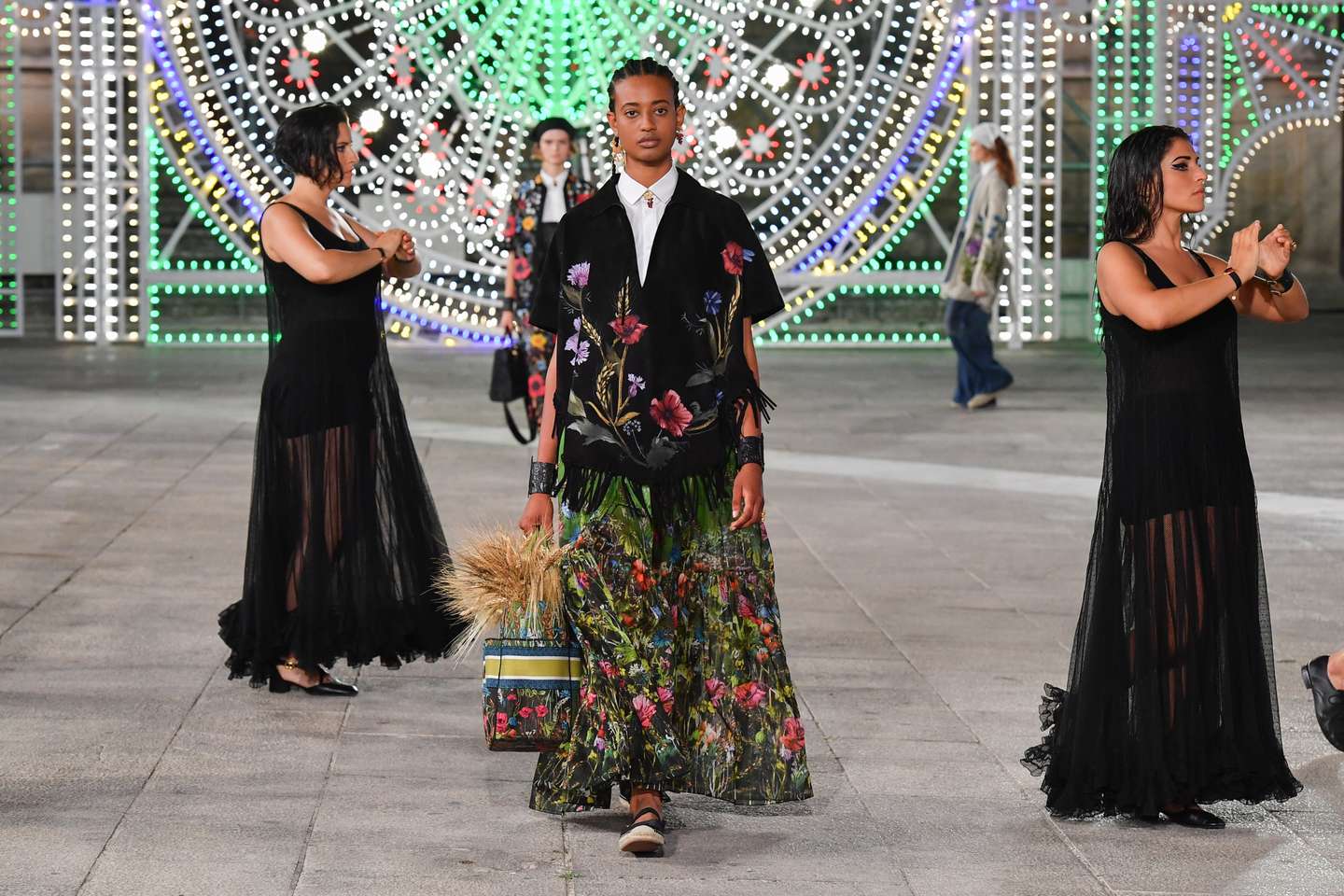 Dior Cruise 2021 - Runway