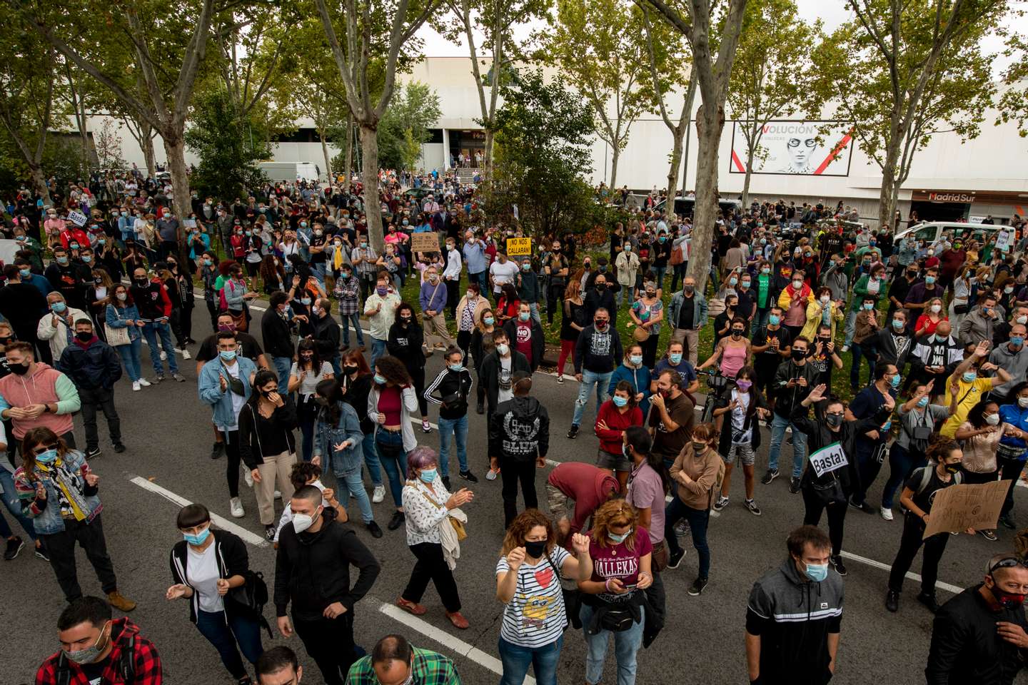 Madrid&#039;s Vallecas Neighborhood Protests Lockdown Measures