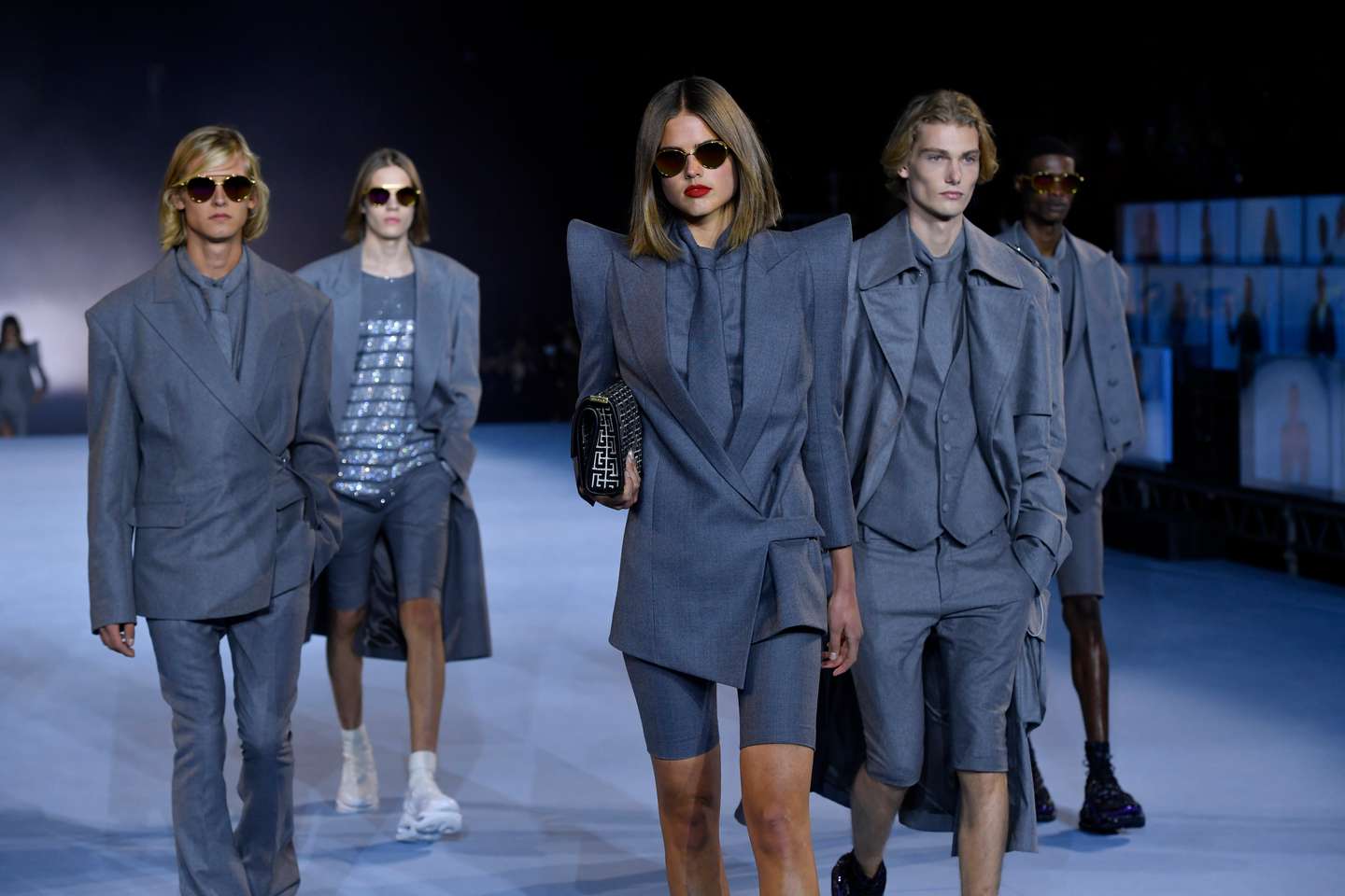 Balmain : Runway - Paris Fashion Week - Womenswear Spring/Summer 2021