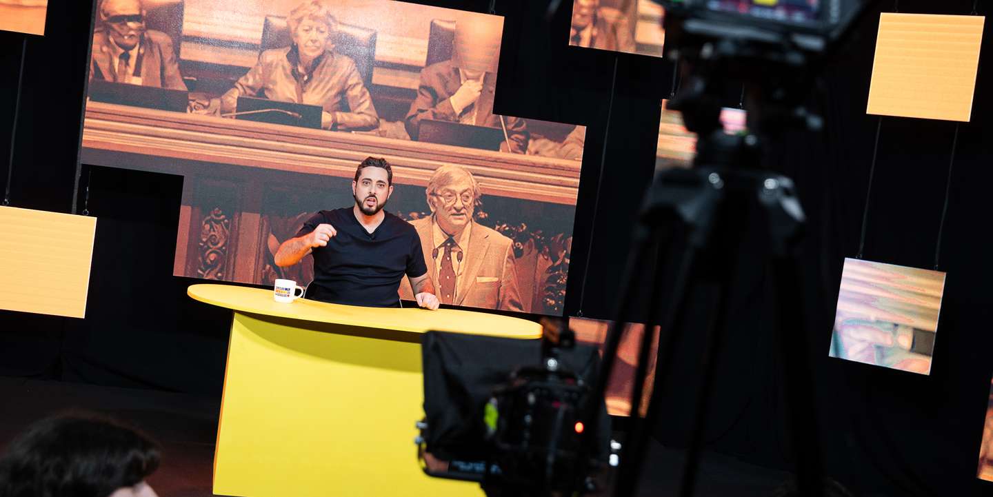 O humorista Diogo Batáguas estava desde dezembro de 2022 afastado do Youtube, ao fim de quatro anos consecutivos do programa "Relatório DB", no qual analisava humoristicamente os temas que marcavam o mês