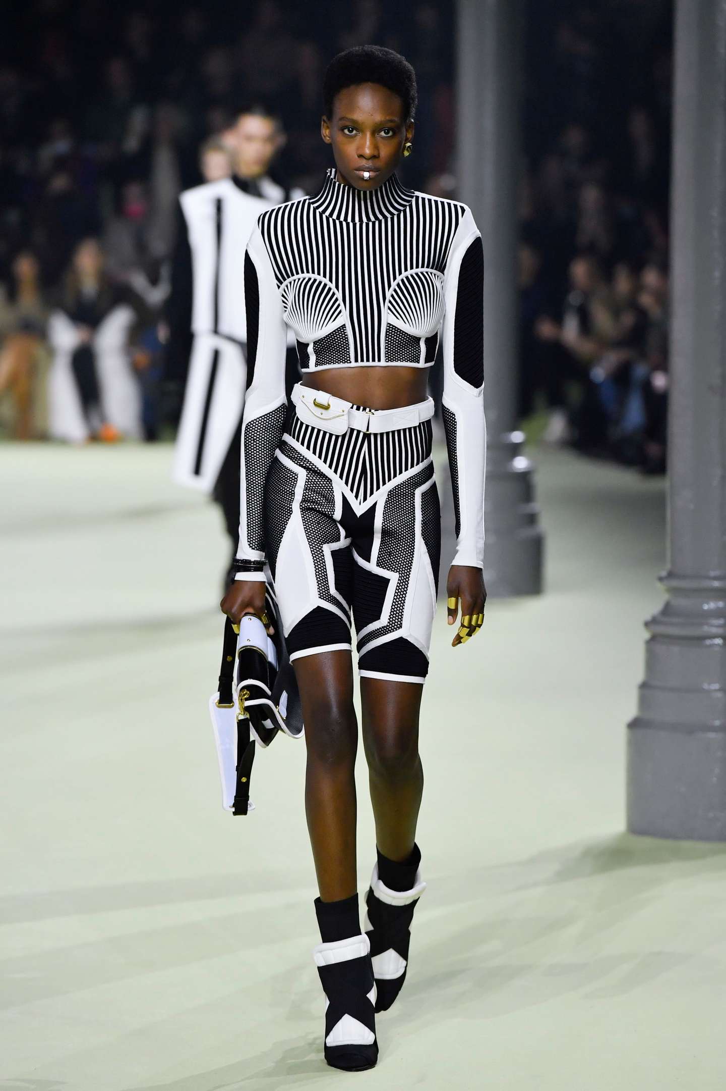 Balmain - Runway - Fall/Winter 2022-2023 Paris Fashion Week