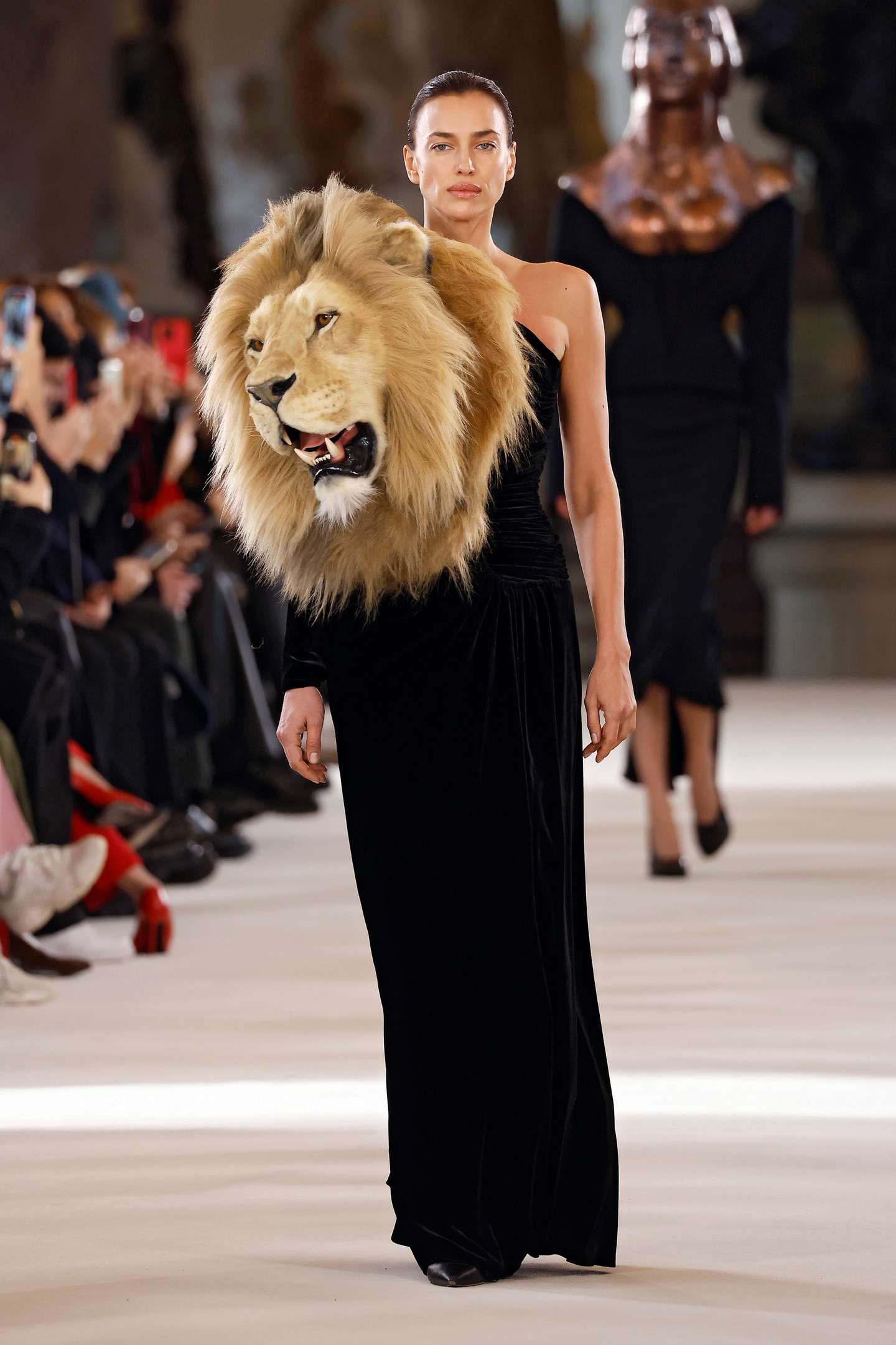 Schiaparelli : Runway - Paris Fashion Week - Haute Couture Spring Summer 2023