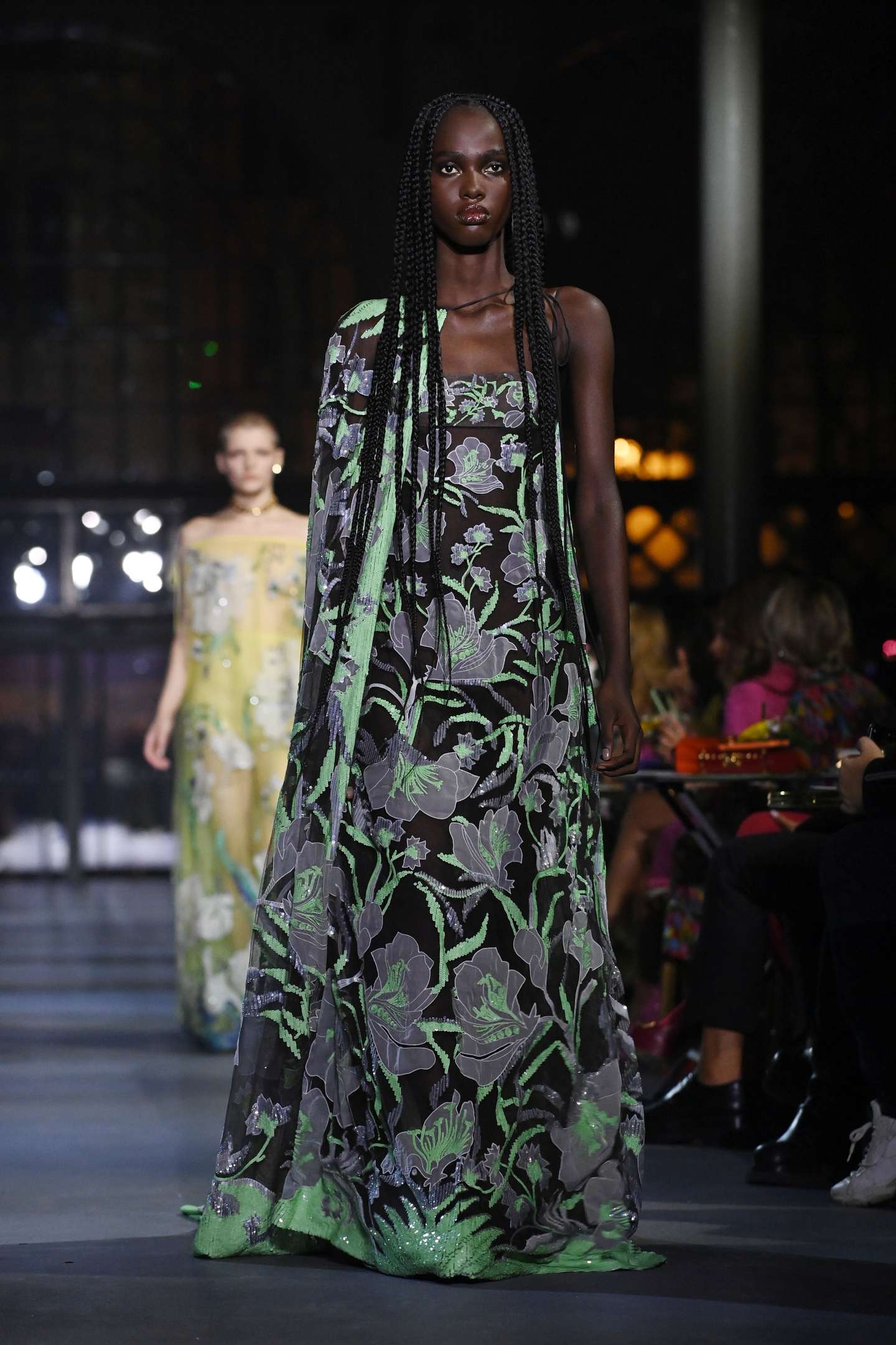 Valentino : Runway - Paris Fashion Week - Womenswear Spring Summer 2022