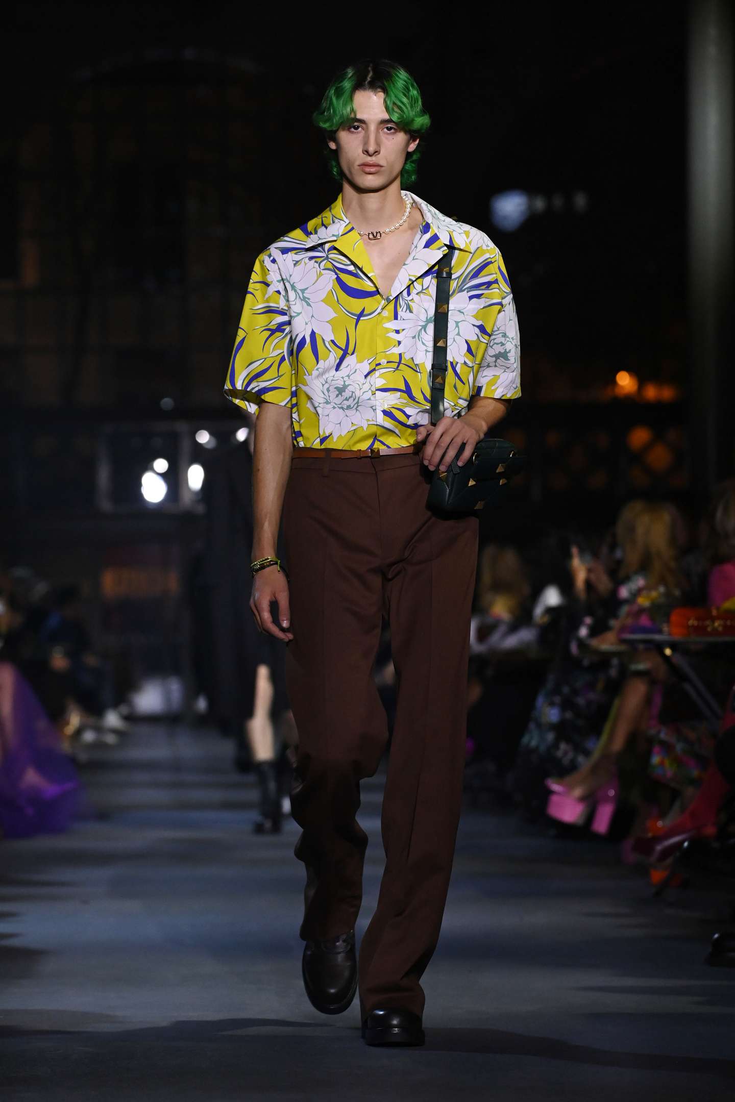 Valentino : Runway - Paris Fashion Week - Womenswear Spring Summer 2022