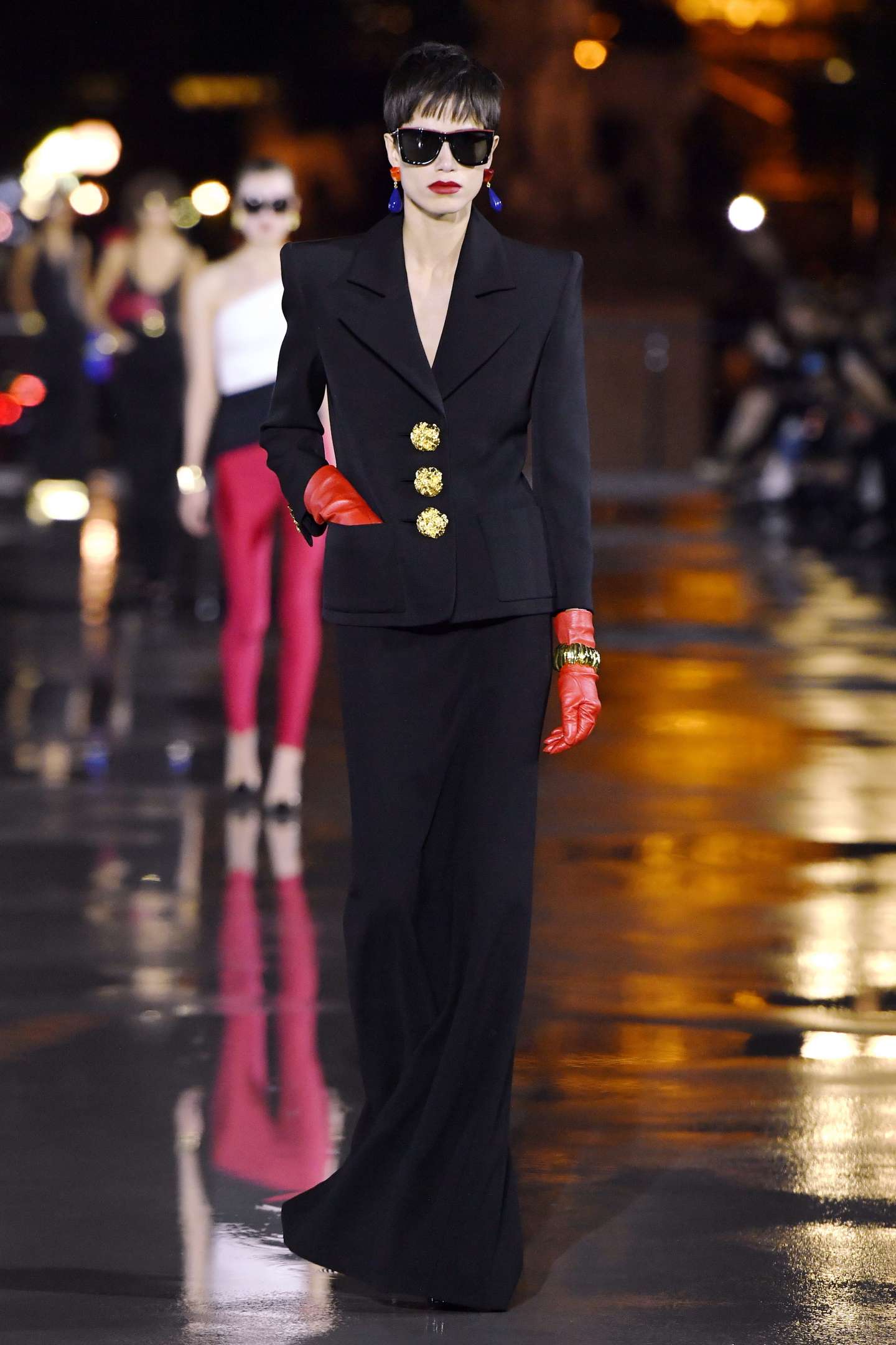Saint Laurent : Runway - Paris Fashion Week - Womenswear Spring Summer 2022
