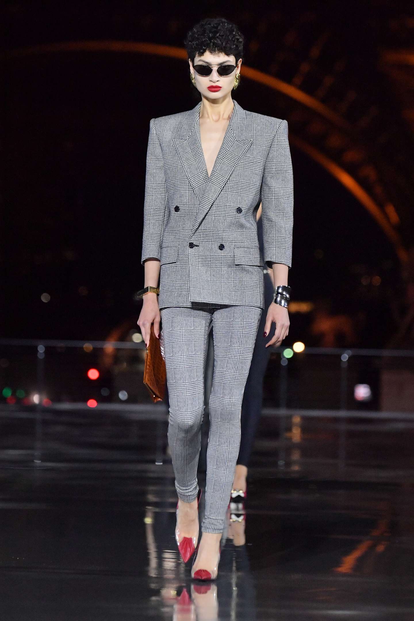 Saint Laurent : Runway - Paris Fashion Week - Womenswear Spring Summer 2022