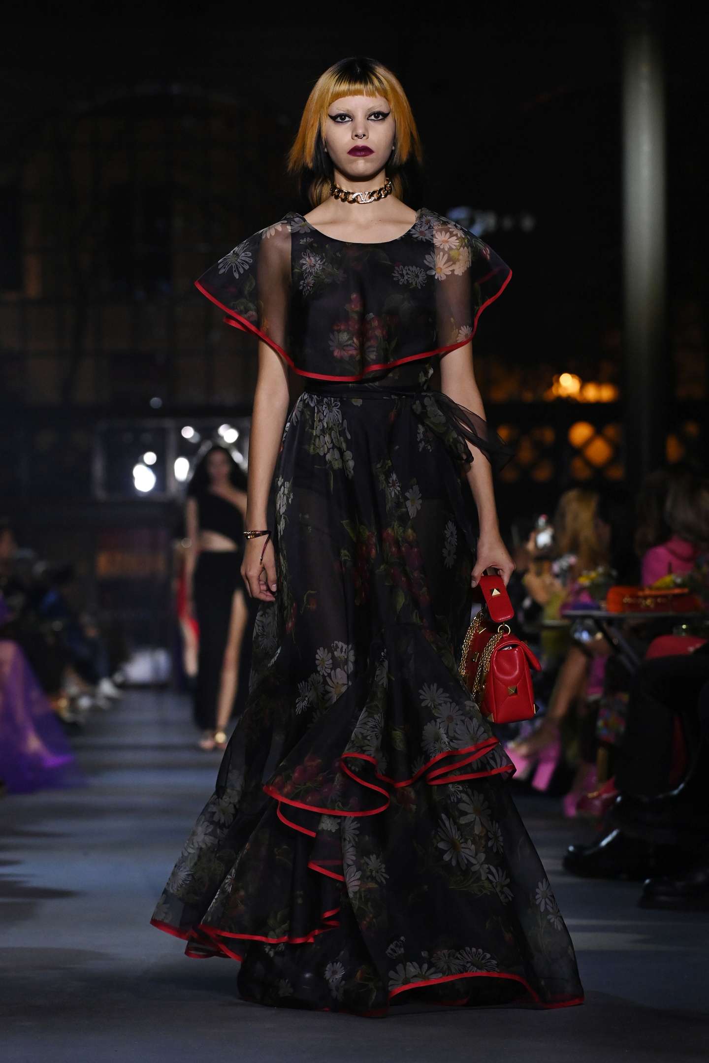 Valentino : Runway - Paris Fashion Week - Womenswear Spring Summer 2022