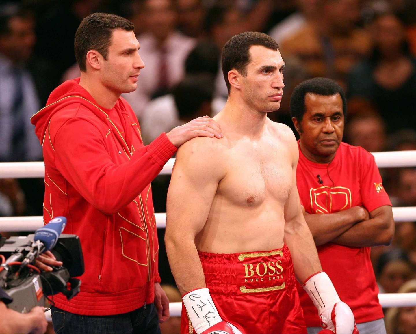 O mayor de Kiev, Vitali Klitschko, ex-campeão mundial de peso-pesado de boxe, e o irmão, Wladimir Klitschko , também ele ex-campeão de peso-pesado