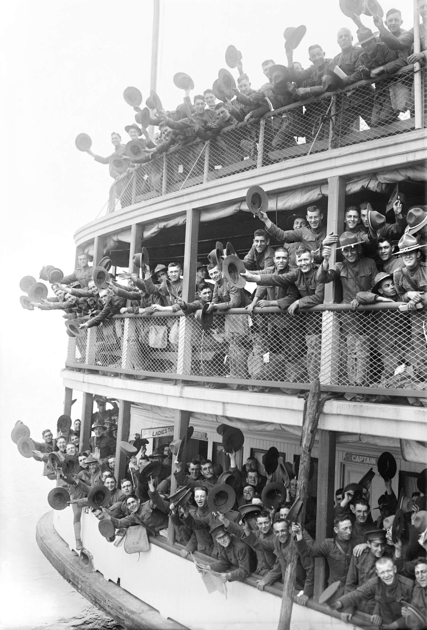 American Soldiers on Boat leaving Fort Slocum, a Military Post that served as Major Recruiting Station during World War I, Davids' Island, New Rochelle, New York, USA, Bain News Service, 1917