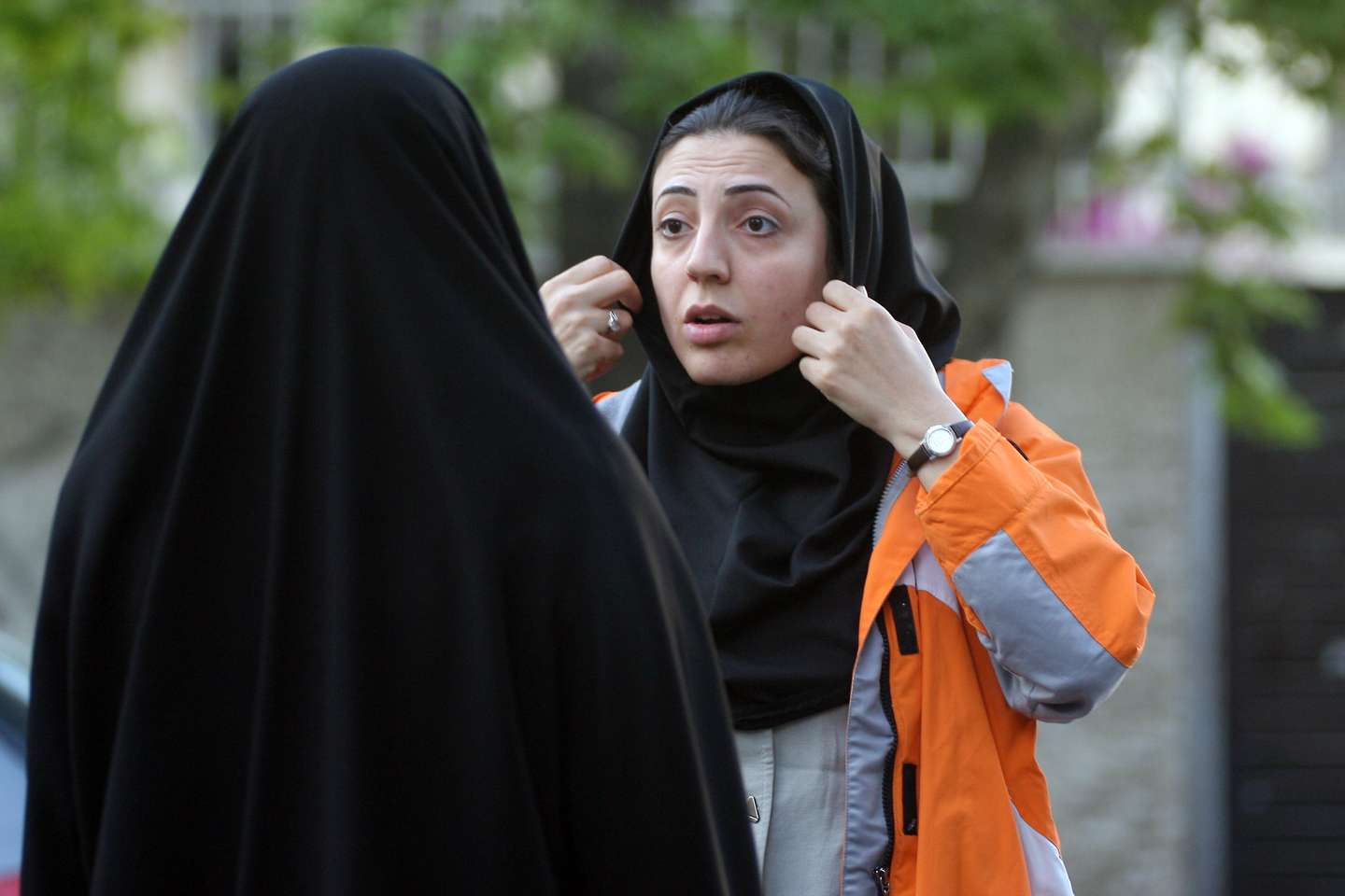 Police Enforce Women?s Islamic Dress Code
