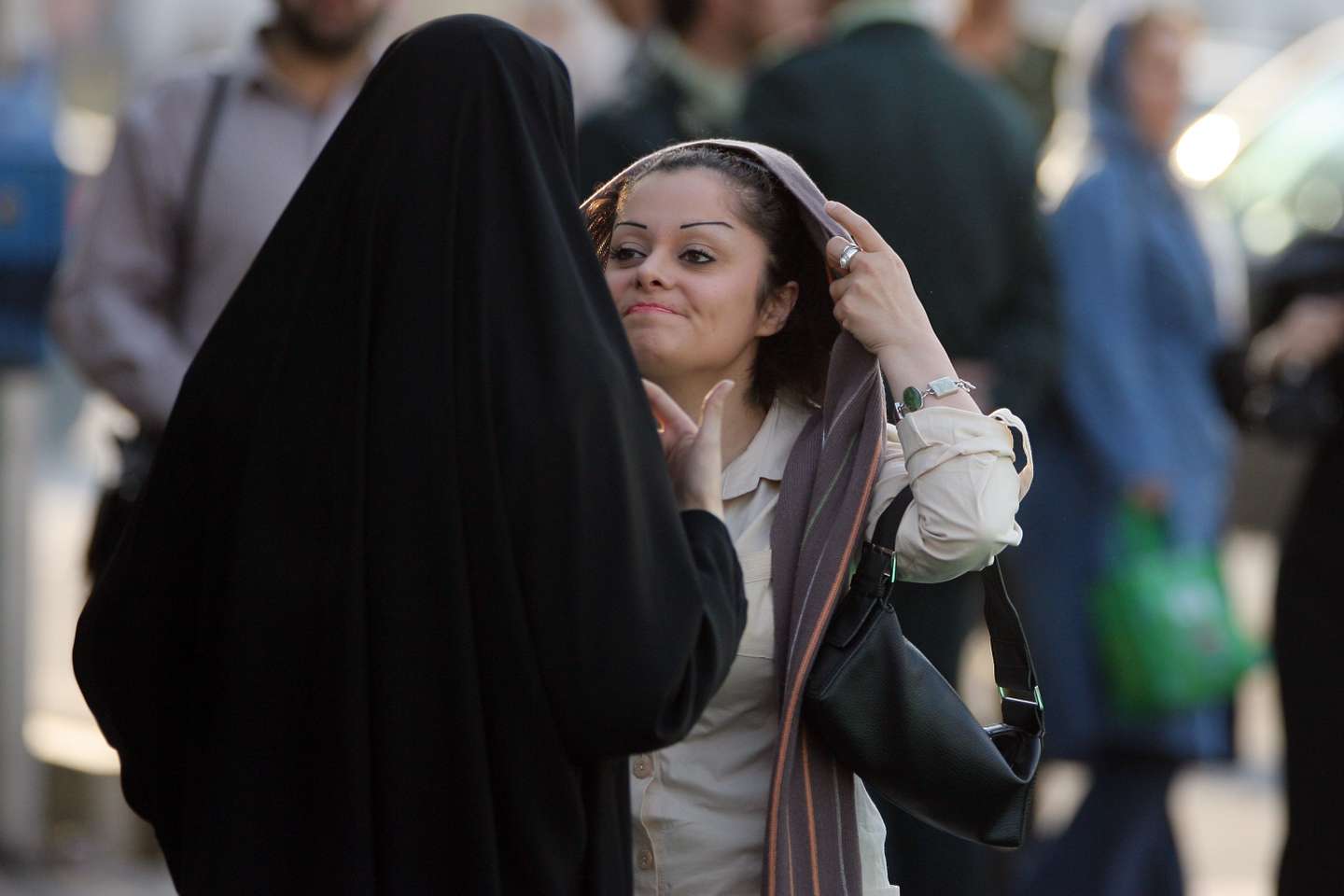 Police Enforce Women?s Islamic Dress Code