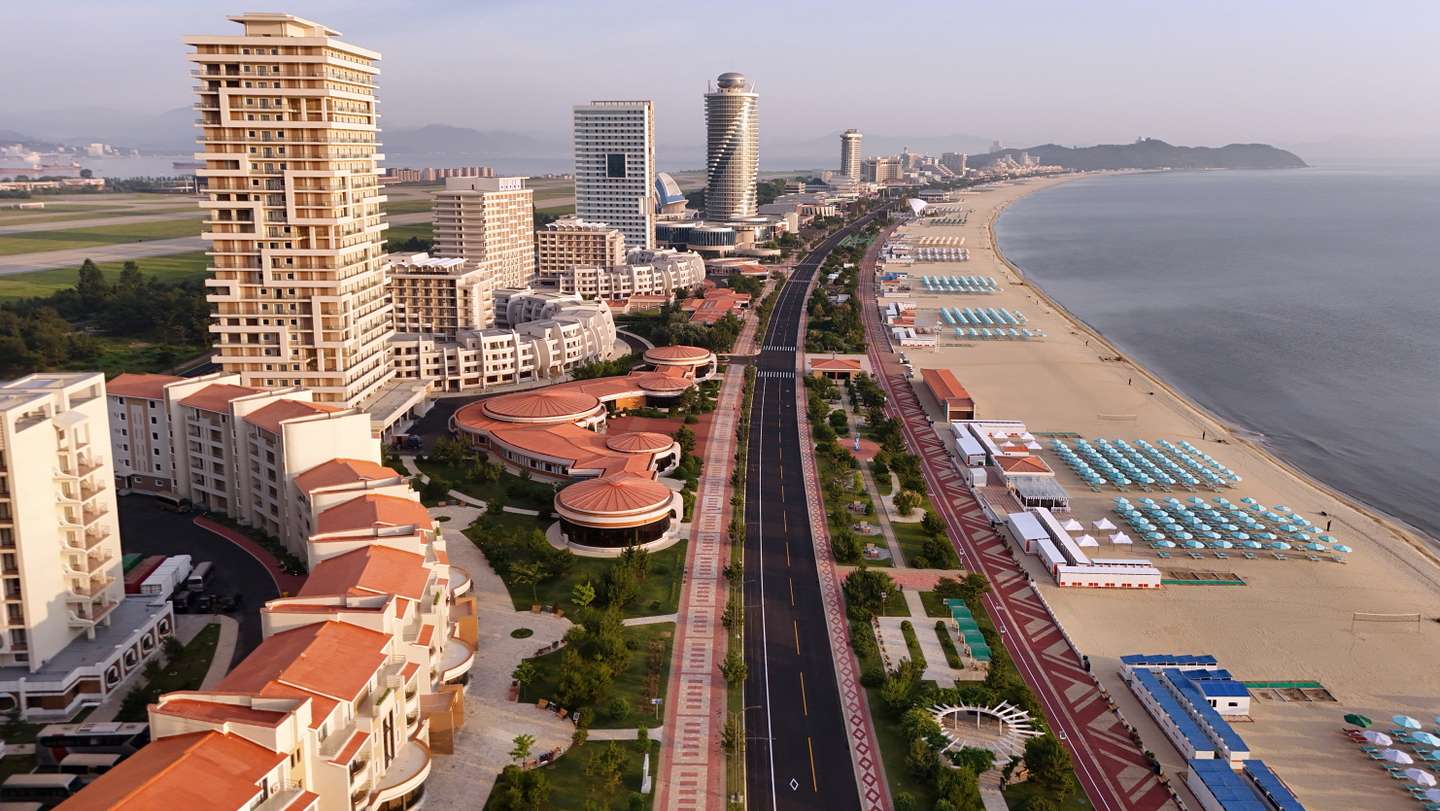 A abertura do resort turístico está agendada para dia 1 de julho e tem capacidade para receber até 20 mil visitantes