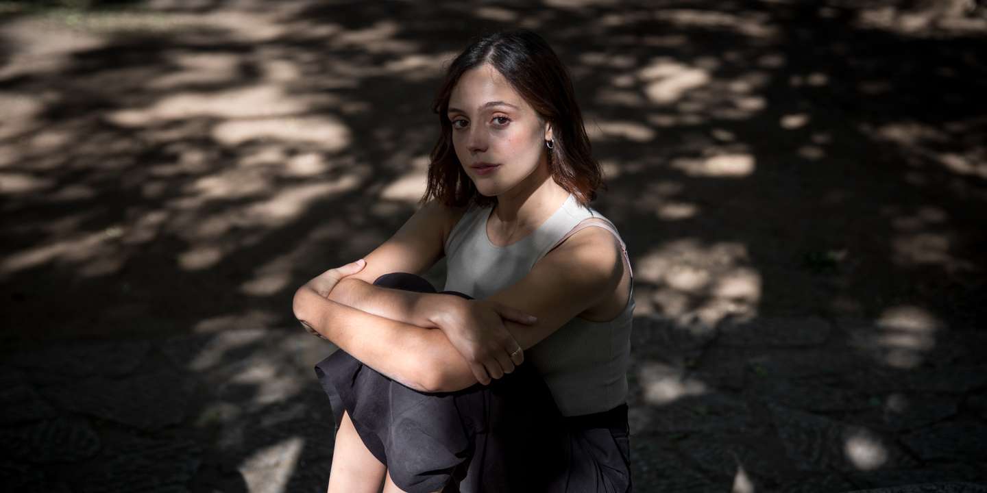 Entrevista à atriz Madalena Almeida. 5 de Maio de 2023 Jardim da Estrela, Lisboa TOMÁS SILVA/OBSERVADOR