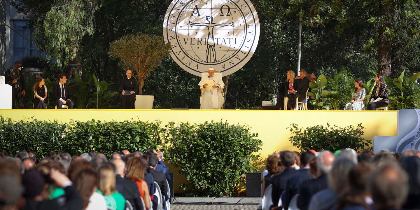 O Papa discursou perante perto de 7 mil pessoas na Universidade Católica