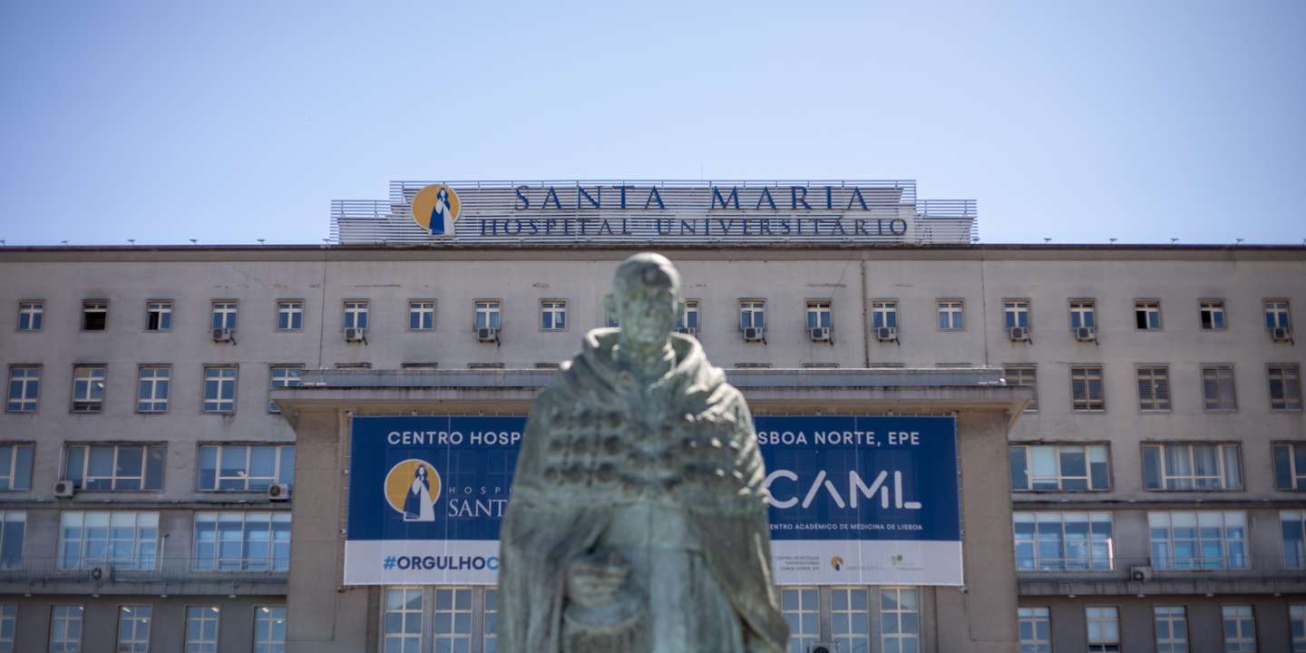 Reportagem sobre a Saúde Mental: Entrevista ao Presidente da Associação de estudantes da Faculdade de Medicina de Lisboa, Duarte Tude Graça, e à Diretora do Gabinete de Apoio ao Estudante, Ana Rita Sobral. Também fotografias da biblioteca da FMUL, a fachada do edífício Egas Moniz e do Hospital Santa Maria, em Lisboa. 6 de Abril de 2023 Hospital Sta. Maria, Lisboa TOMÁS SILVA/OBSERVADOR