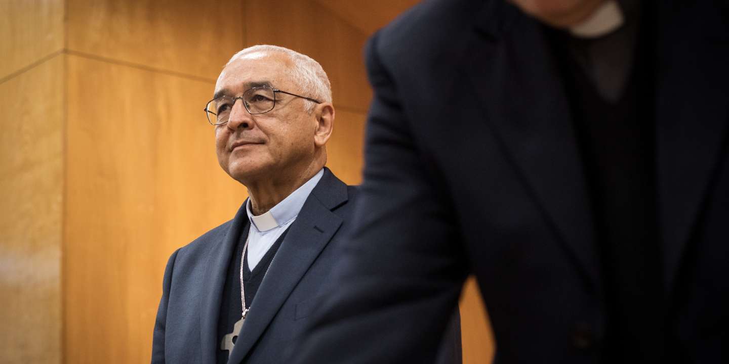 Abertura da Assembleia Plenária da CEP, que decorre de 17 a 20 de Abril em Fátima: Bispo D. José Ornelas, atual presidente da Conferência Episcopal Portuguesa (CEP), chega agora ao fim do primeiro mandato de três anos. Apesar de poder ser reeleito, tem surgido notícias que dão conta a sua alegada indisponibilidade para continuar no cargo. Durante os quatro dias de reunião plenária do episcopado, também serão eleitos os restantes membros do Conselho Permanente, e os presidentes das comissões Episcopais. 17 de Abril de 2023, Fátima TOMÁS SILVA/OBSERVADOR