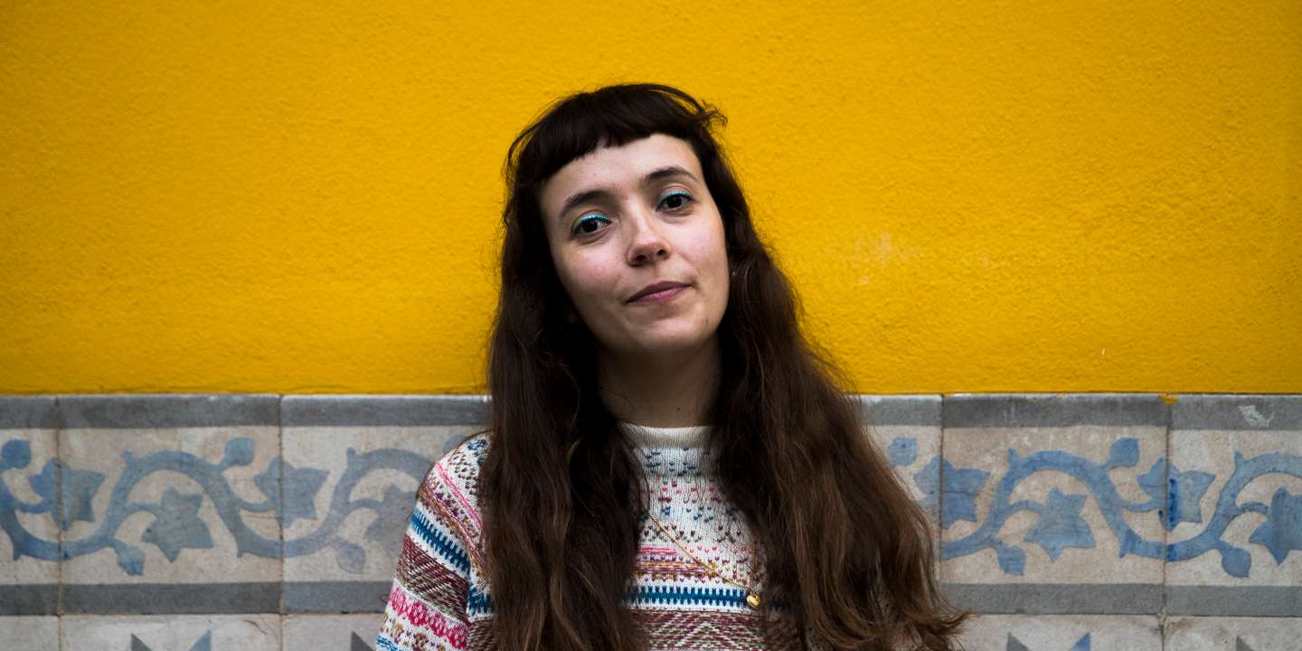 "Aquilo que sempre esteve presente na minha vida foram as histórias. Contar e ouvir histórias. Comecei a pensar em materializar as que tinha", diz-nos Tota Alves