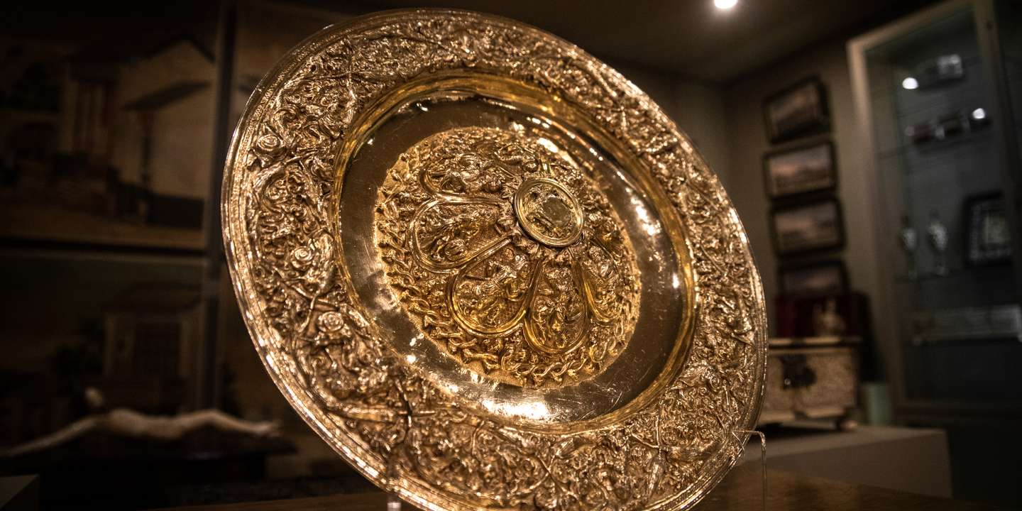 Se a importância da salva é superior à da tiara, pode-se deduzir que o valor em cima da mesa de negociações seja superior a 1,3 milhões de euros? Mário Roque não confirma nem desmente
