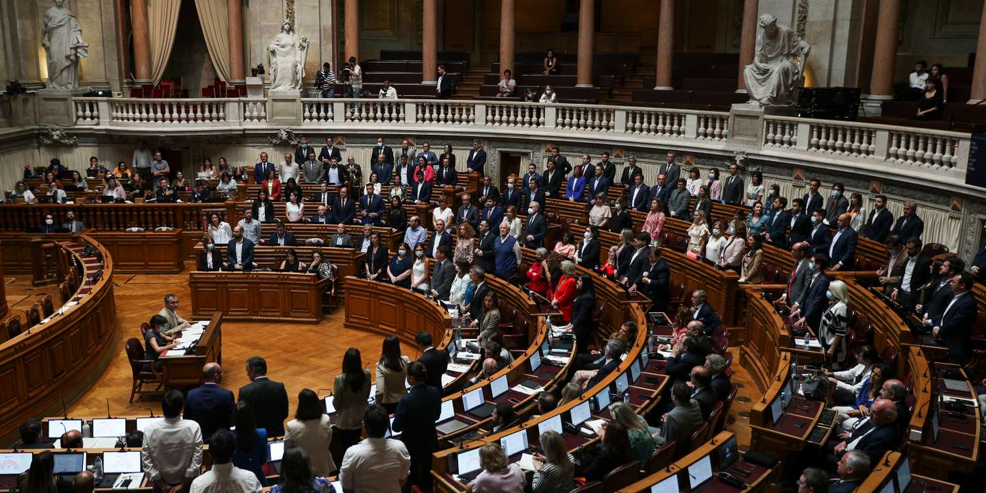 Sessão plenária na Assembleia da República sobre as várias propostas de lei dos deputados, sobre a morte medicamente assistida (eutanásia). Votos a favor do projeto do PS para despenalizar a eutanásia. Lisboa, 09 de Junho de 2022. FILIPE AMORIM/OBSERVADOR