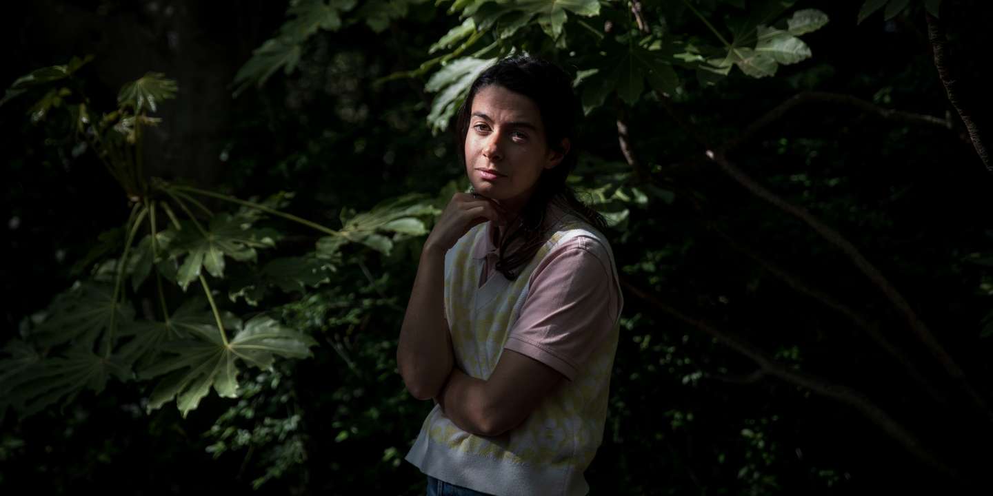 Entrevista à atriz Beatriz Maia, protagonista da nova série da RTP "Emília". 12 de Maio de 2023 Jardim Gulbenkian, LIsboa TOMÁS SILVA/OBSERVADOR