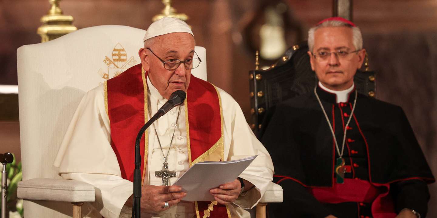 O Papa Francisco na oração de vésperas, que decorreu esta quarta-feira no Mosteiro dos Jerónimos