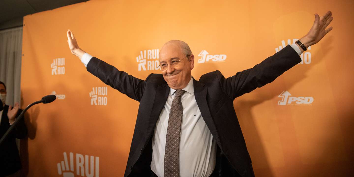 DIRETAS PSD: eleições internas do Partido Social Democrata - PSD - entre Rui Rio e Paulo Rangel, para a liderança do partido. Sede de campanha de Rui Rio, atual líder e re-candidato à liderança do partido, no Hotel Sheraton do Porto. Após se tomar conhecimento da vítória, Rui Rio discursa para os seus militantes. 27 de novembro de 2021. TOMÁS SILVA/OBSERVADOR