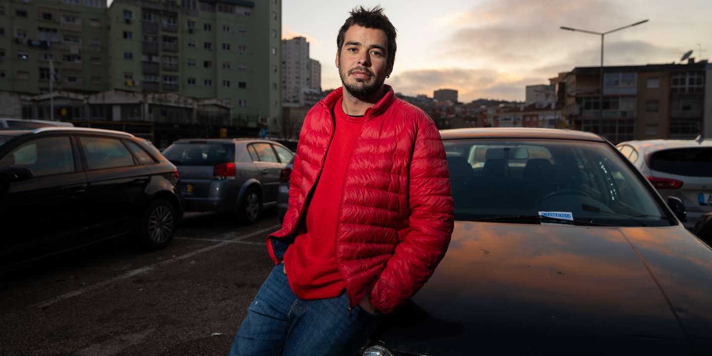 Paulo Carneiro, 33 anos, realizador de "Bostofrio" (2018) e "Via Norte" que se estreia esta semana nos cinemas portugueses