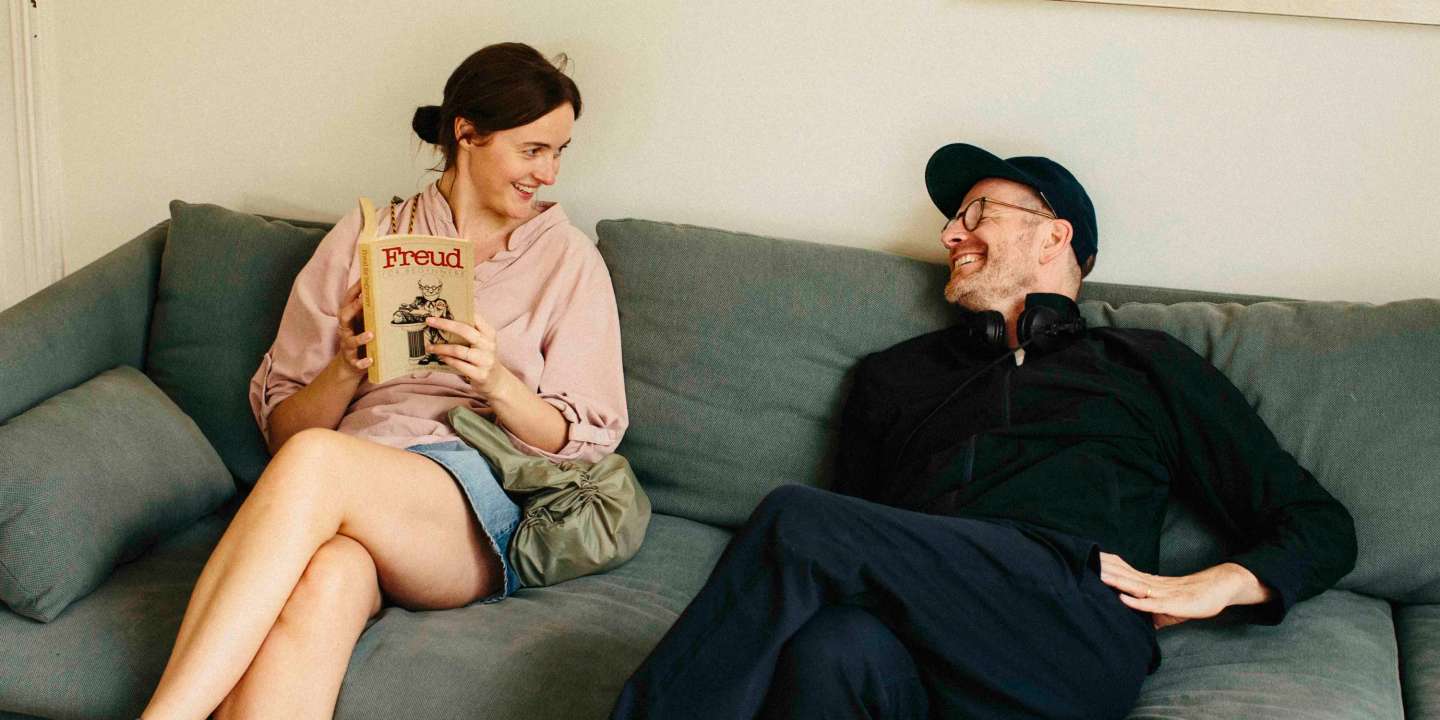 A atriz Renate Reinsve e o realizador Joachim Trier, durante a rodagem de "Valor Sentimental"