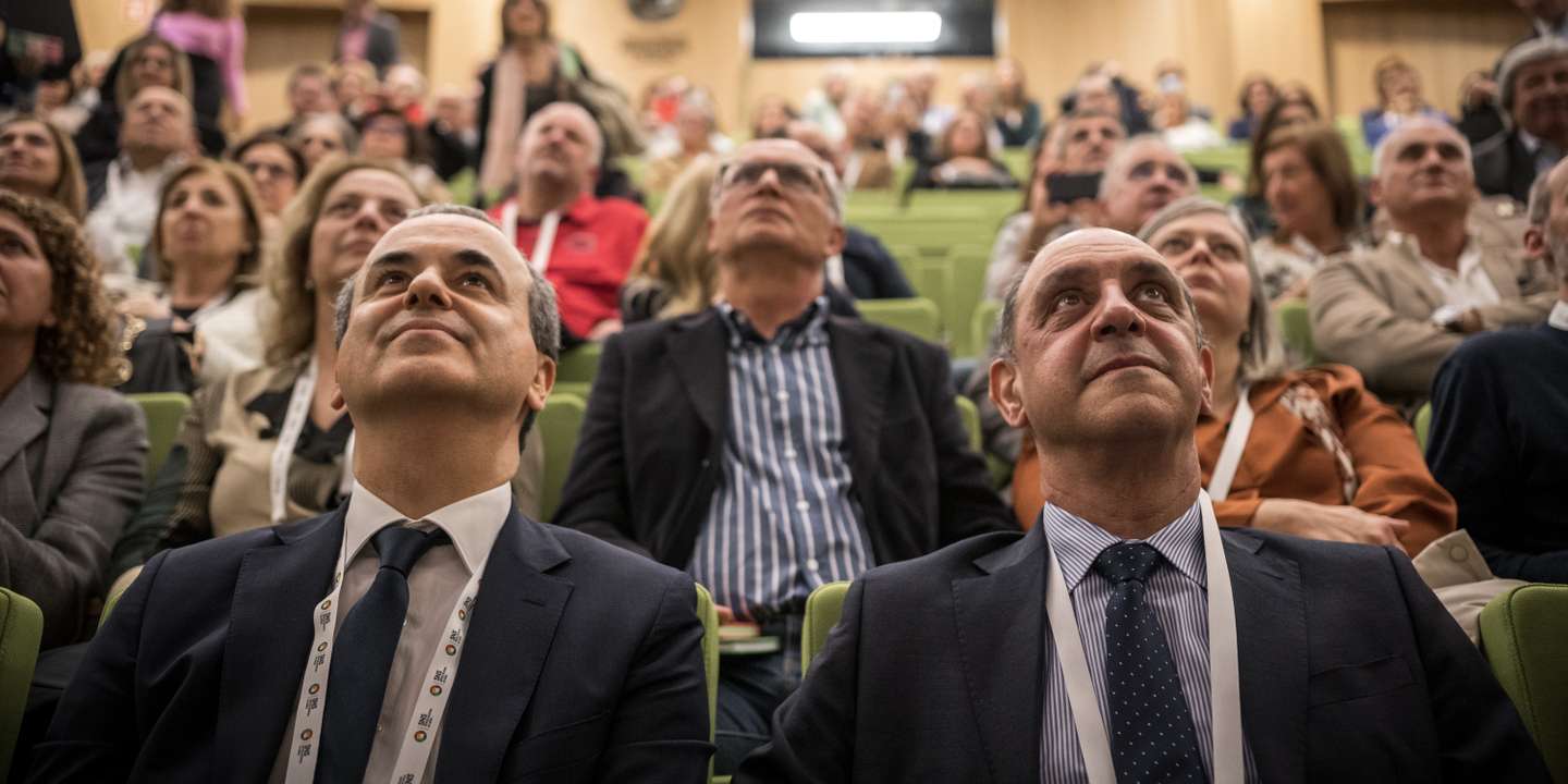 SNS Summit, a primeira cimeira organizada pela Direção Executiva do SNS, com a missão de criar sugestões para uma reforma nas urgências hospitalares. Manuel Pizarro, Ministro da Saúde, com Fernando Araújo, presidente da direção-executiva. 23 de Março de 2023 Hospital de Santa Maria, Lisboa TOMÁS SILVA/OBSERVADOR
