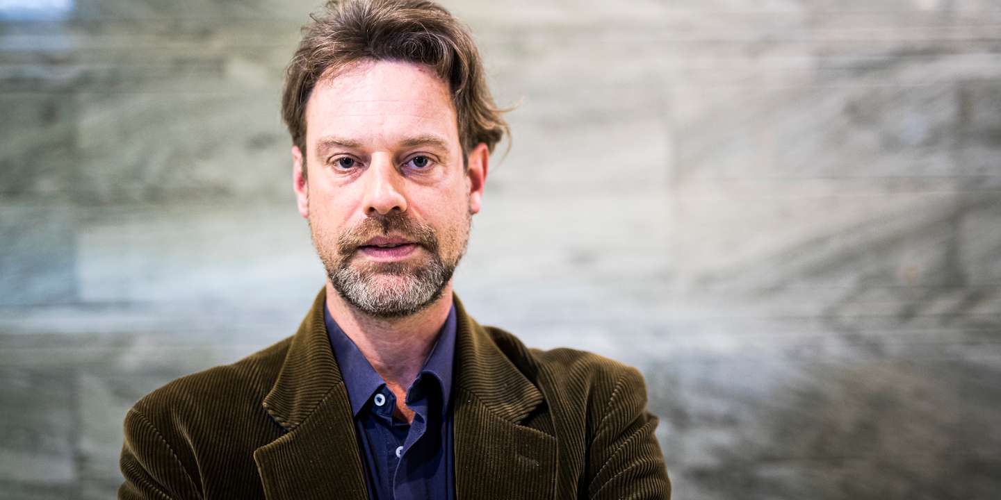 Entrevista com Ben Wilson, autor do livro "Metrópoles”, fotografado no Hotel Florida. Lisboa, 22 de Novembro de 2021. FILIPE AMORIM/OBSERVADOR