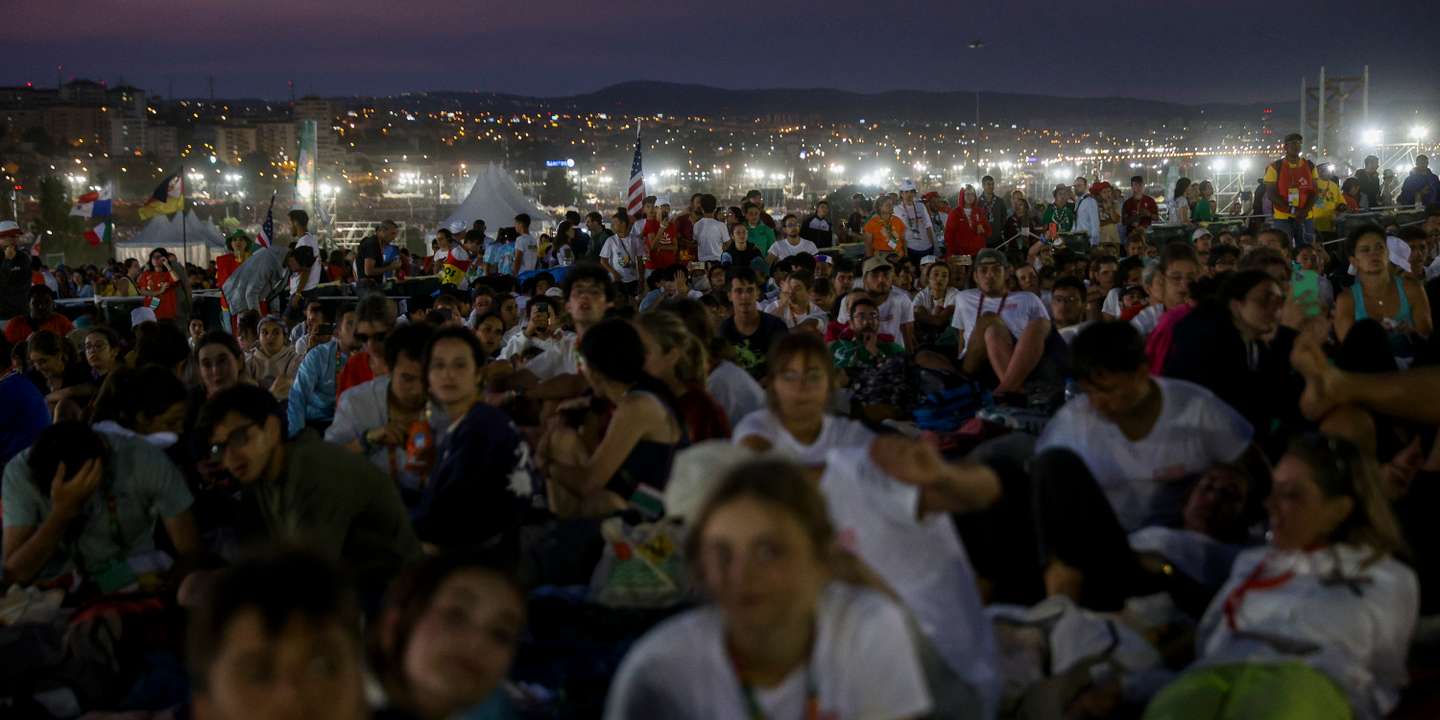 O Vaticano anunciou no passado sábado à noite que um milhão e meio de pessoas marcaram presença na Vigília no Parque Tejo, com o Papa Francisco. Comunicado citava "autoridades locais". PSP diz que não contou pessoas, autarquia de Lisboa também não e comité organizador da JMJ idem