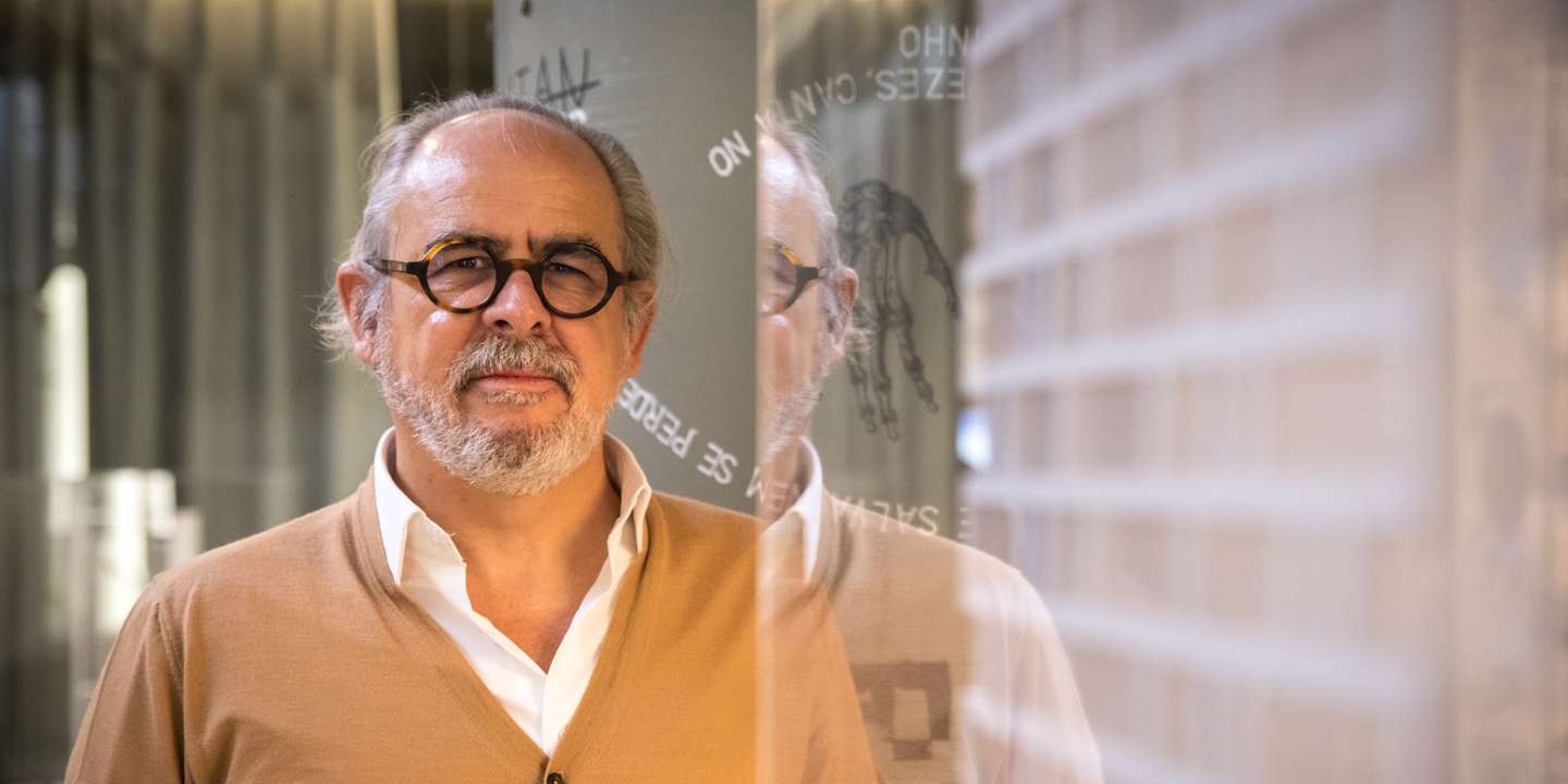 Entrevista com o arquitecto Miguel Saraiva, responsável por diversas obras de arquitetura e urbanismo, tanto em Portugal, como no estrangeiro, nomeadamente o Campos de Justiça de Lisboa e o do Porto, o edifício sede da Policía Judiciária, o Aeroporto de Guarulhos no Brasil, entre outros. A entrevista foi realizada no seu Atelier, &quot;Miguel Saraiva &amp; Associados&quot;, onde trabalha com a sua equipa. 23 de Fevereiro de 2022 Miguel Saraiva &amp; Associados, Lisboa TOMÁS SILVA/OBSERVADOR