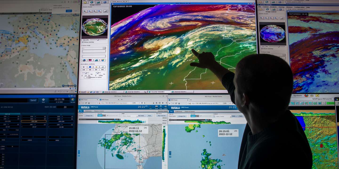Reportagem no Instituto Português do Mar e da Atmosfera (IPMA): o Observador acompanhou uma noite de aviso laranja, a partir da sede do IPMA, em Lisboa. 12 de Dezembro de 2022 IPMA, Lisboa TOMÁS SILVA/OBSERVADOR