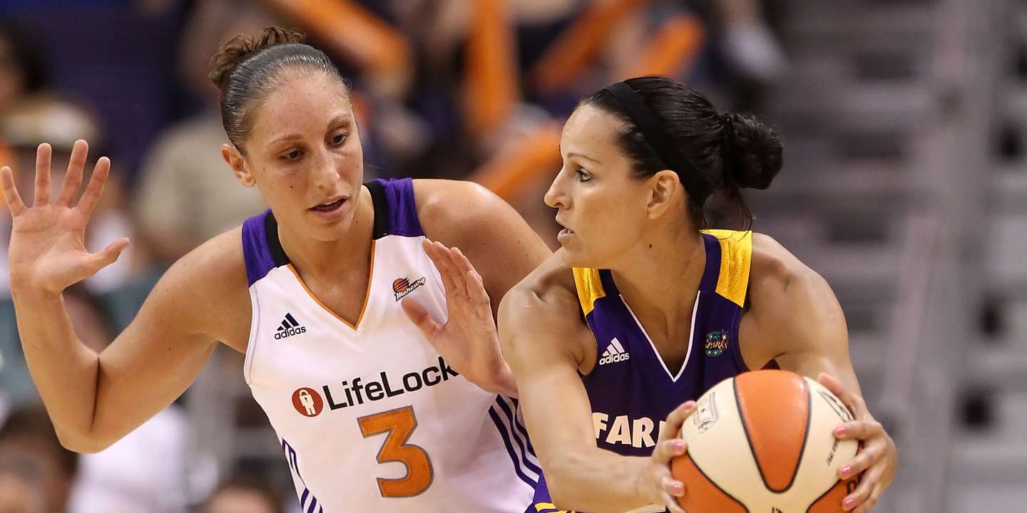 Los Angeles Sparks v Phoenix Mercury
